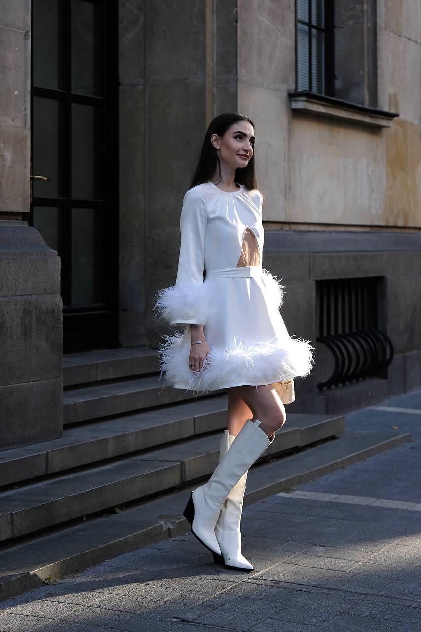 White dress: Kitty Claus