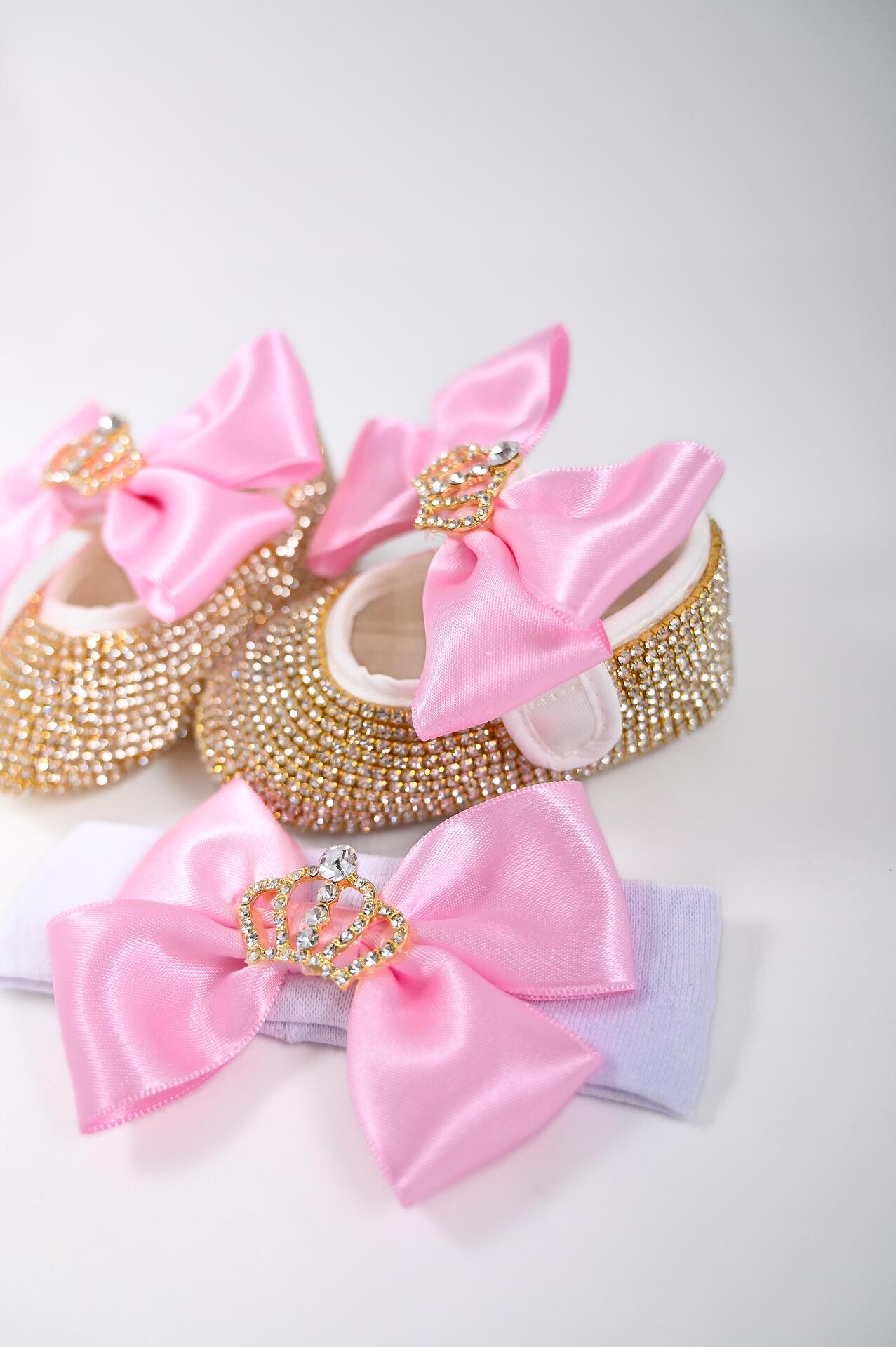 Baby shoes set with pink ribbon headband