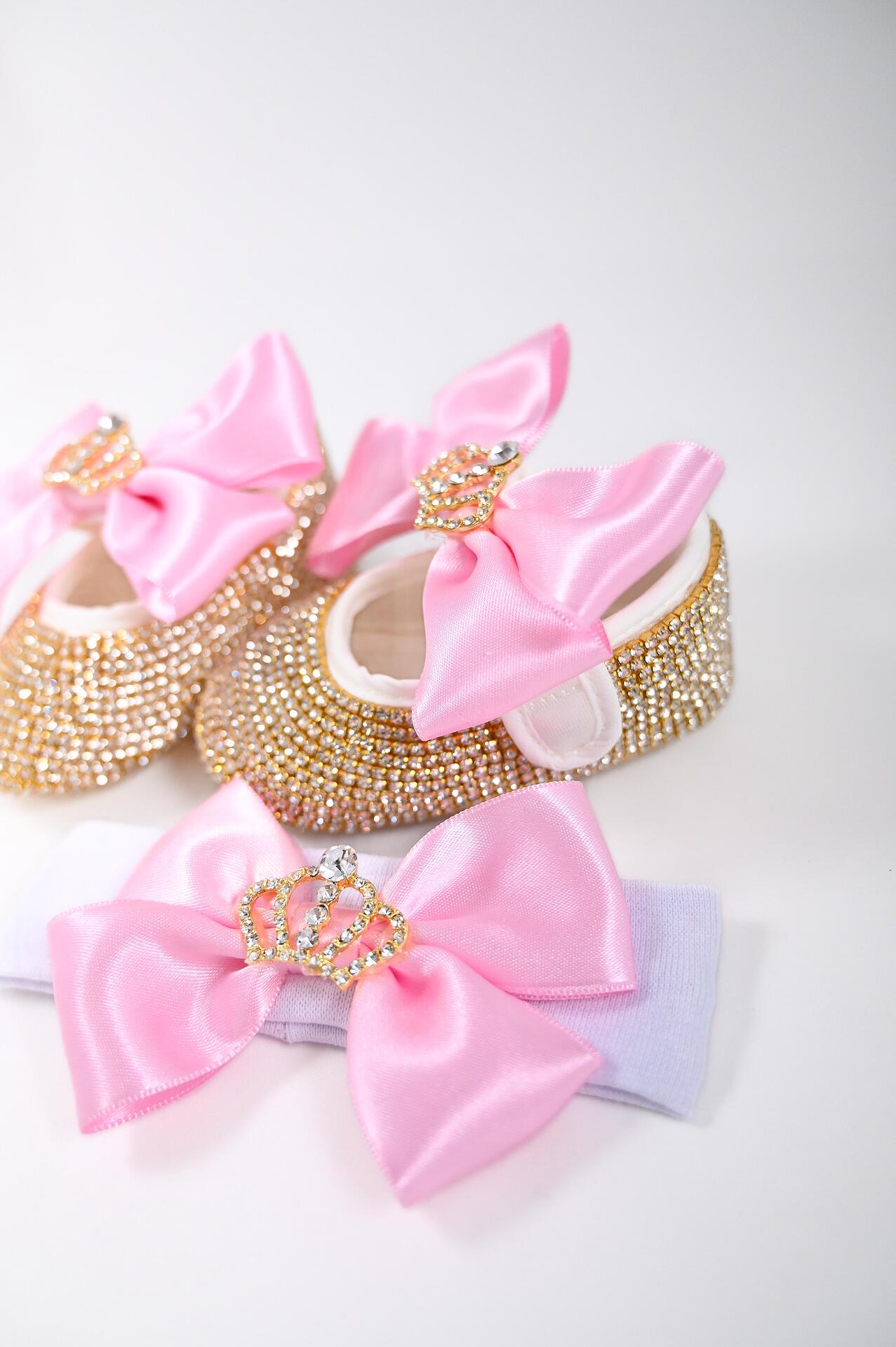 Baby shoes set with pink ribbon headband