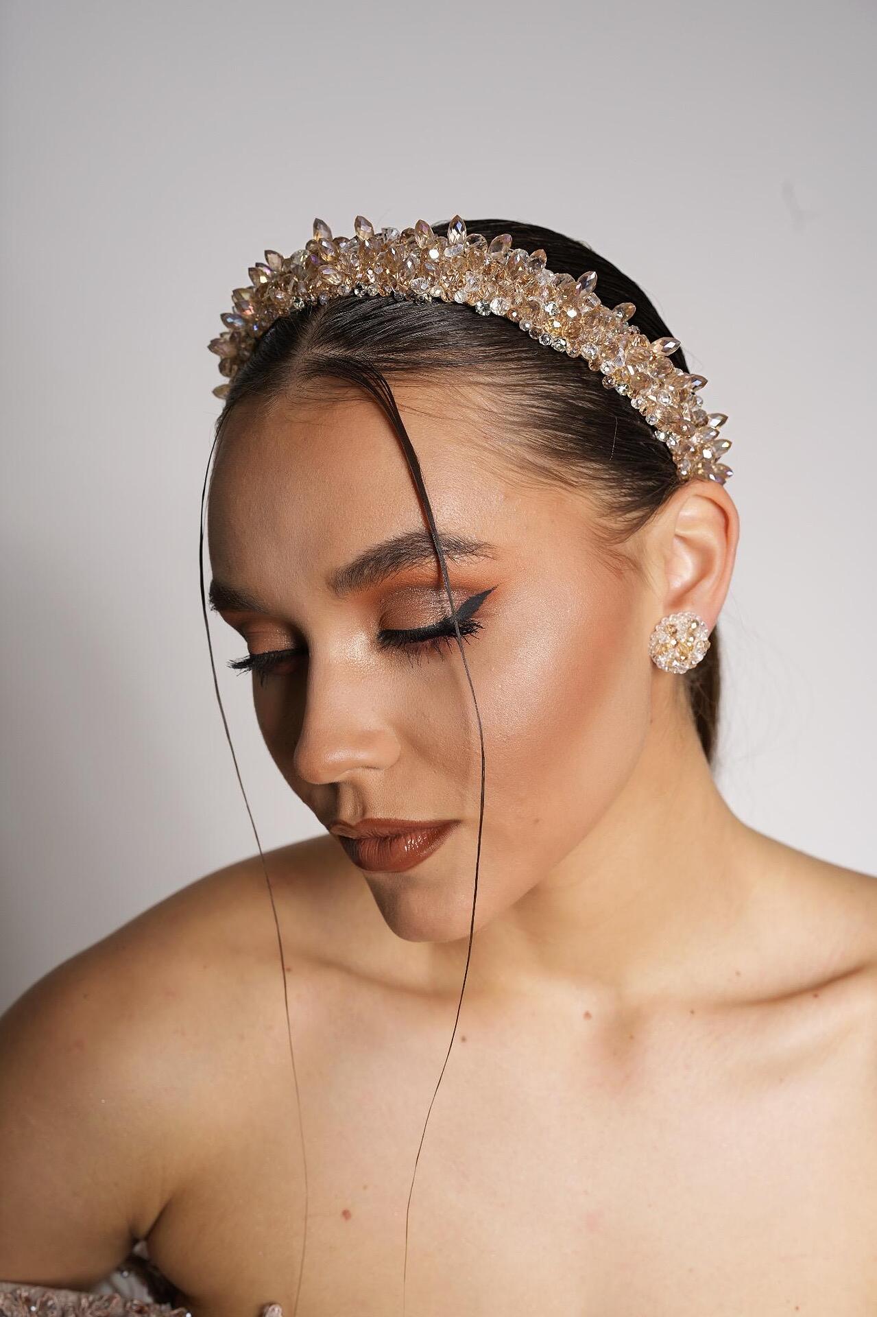 Beige tiara with crystals