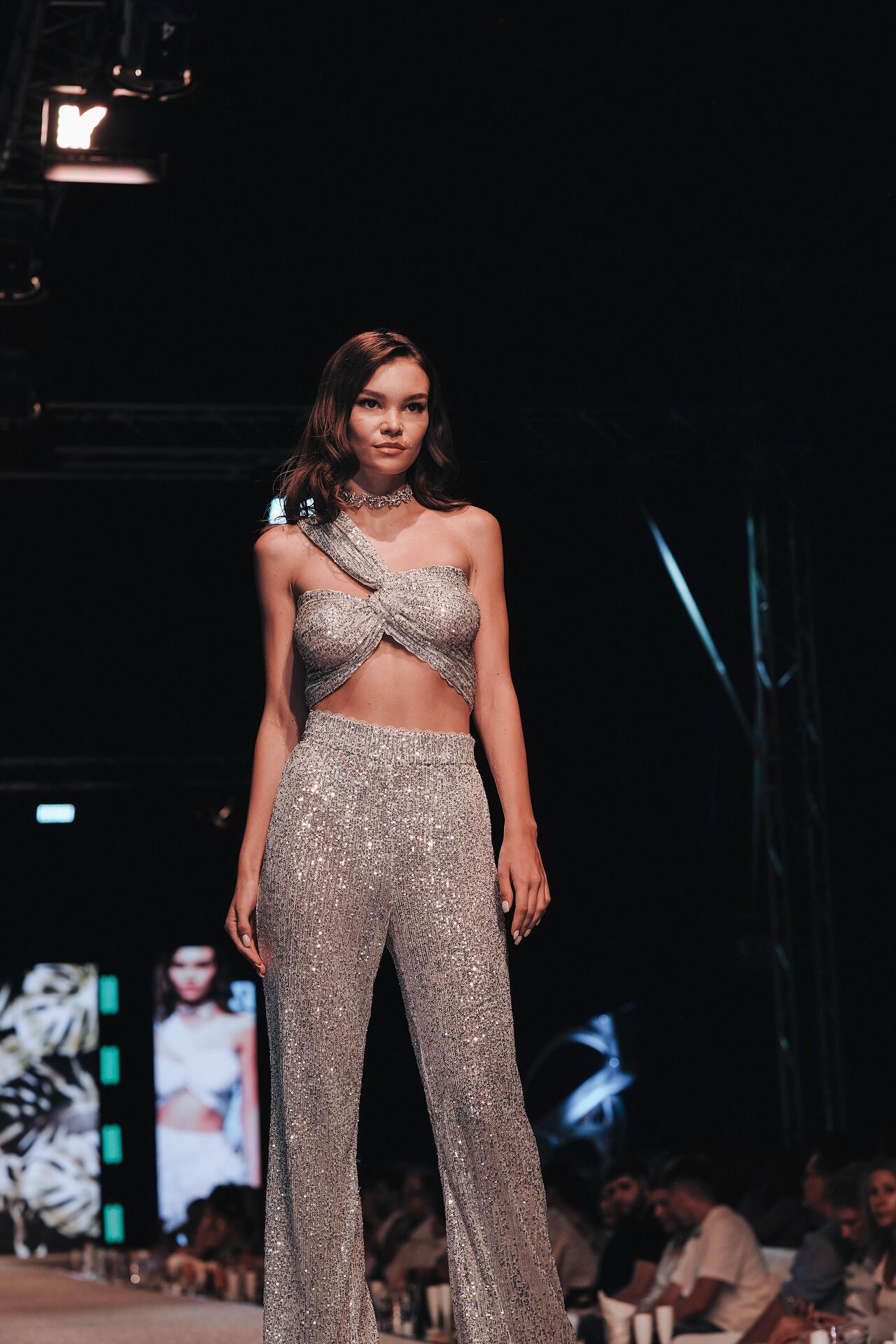 Glamorous set: Impression 