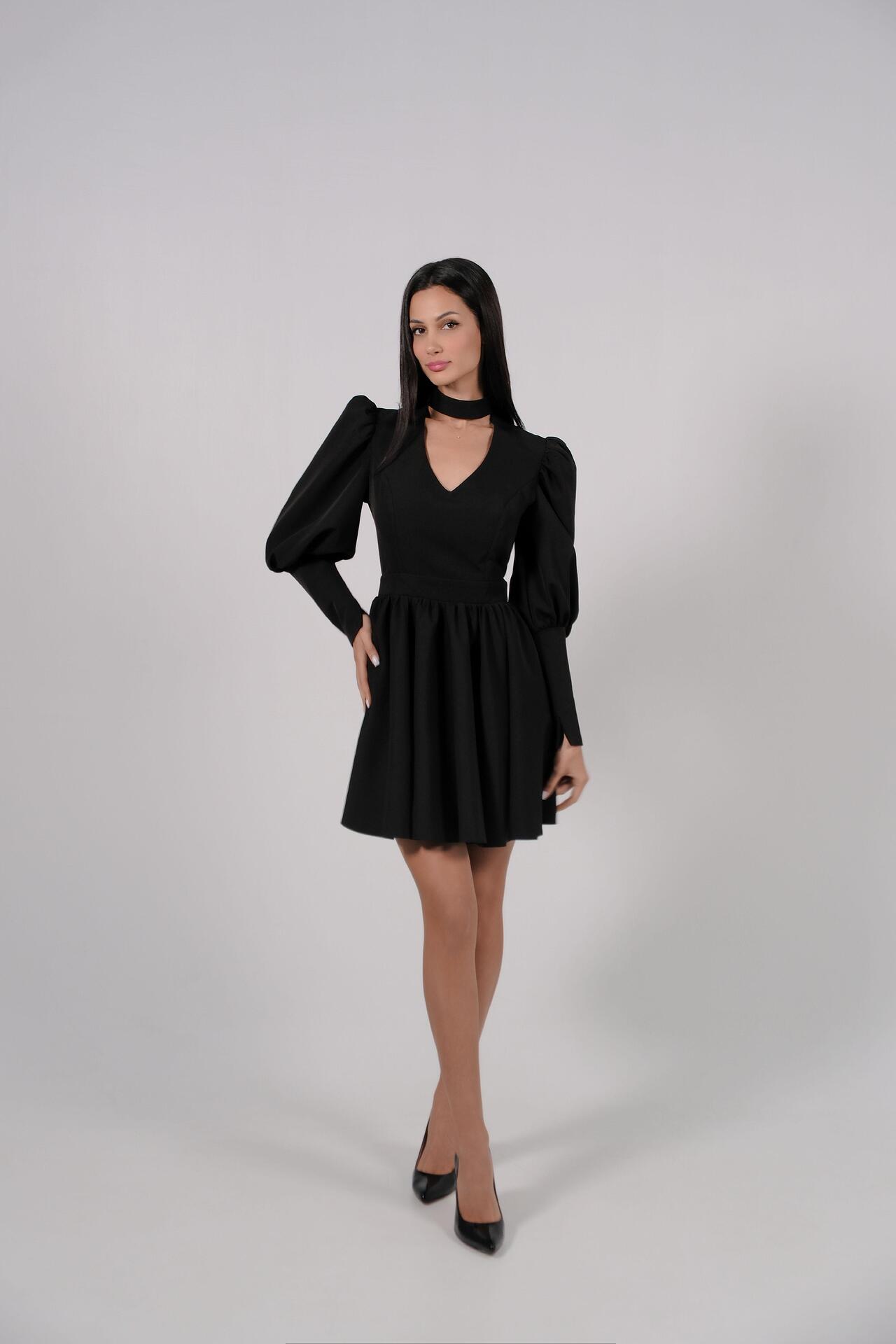 Black short dress: Fanea 