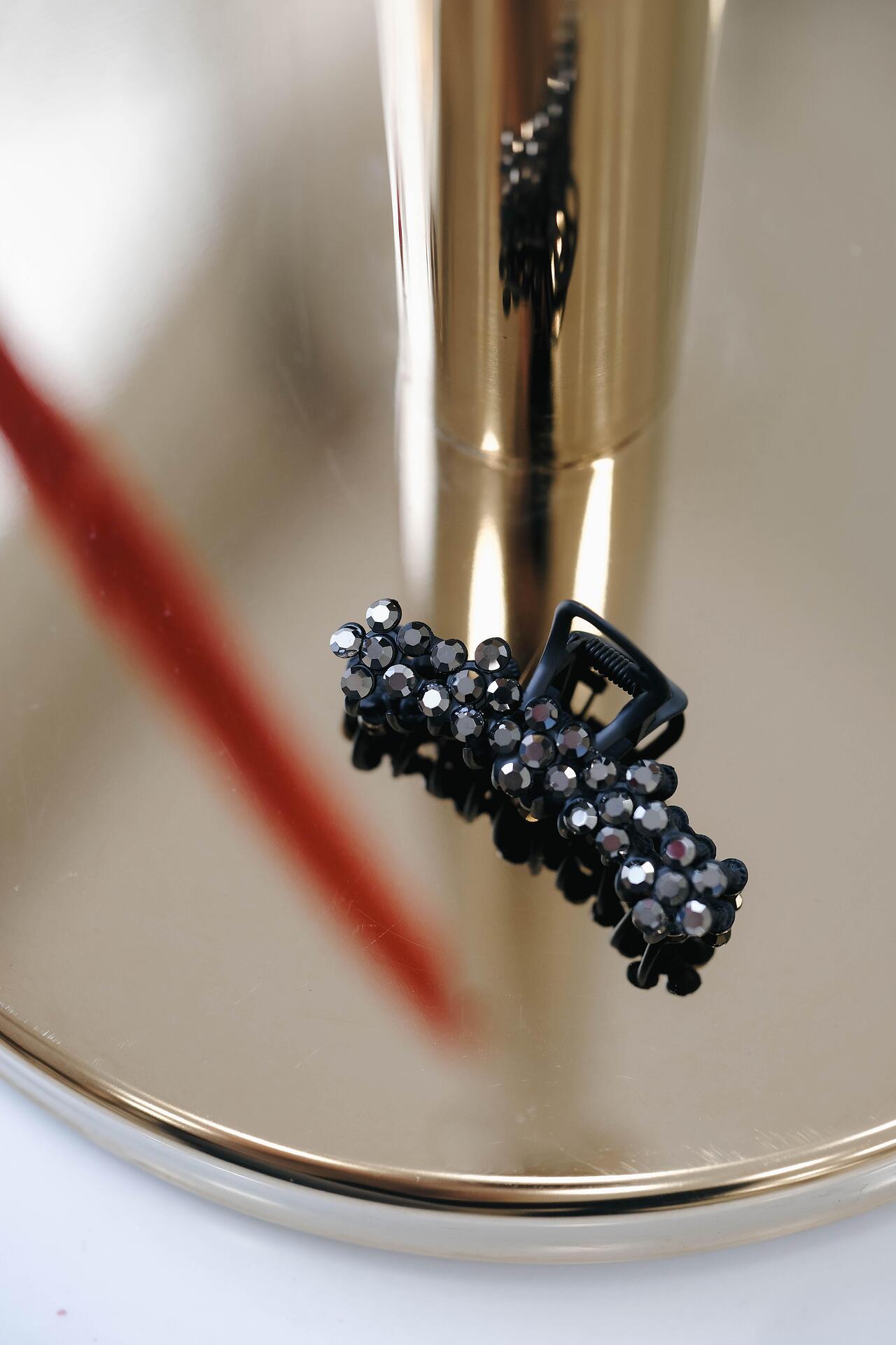 Black hair clip with crystals
