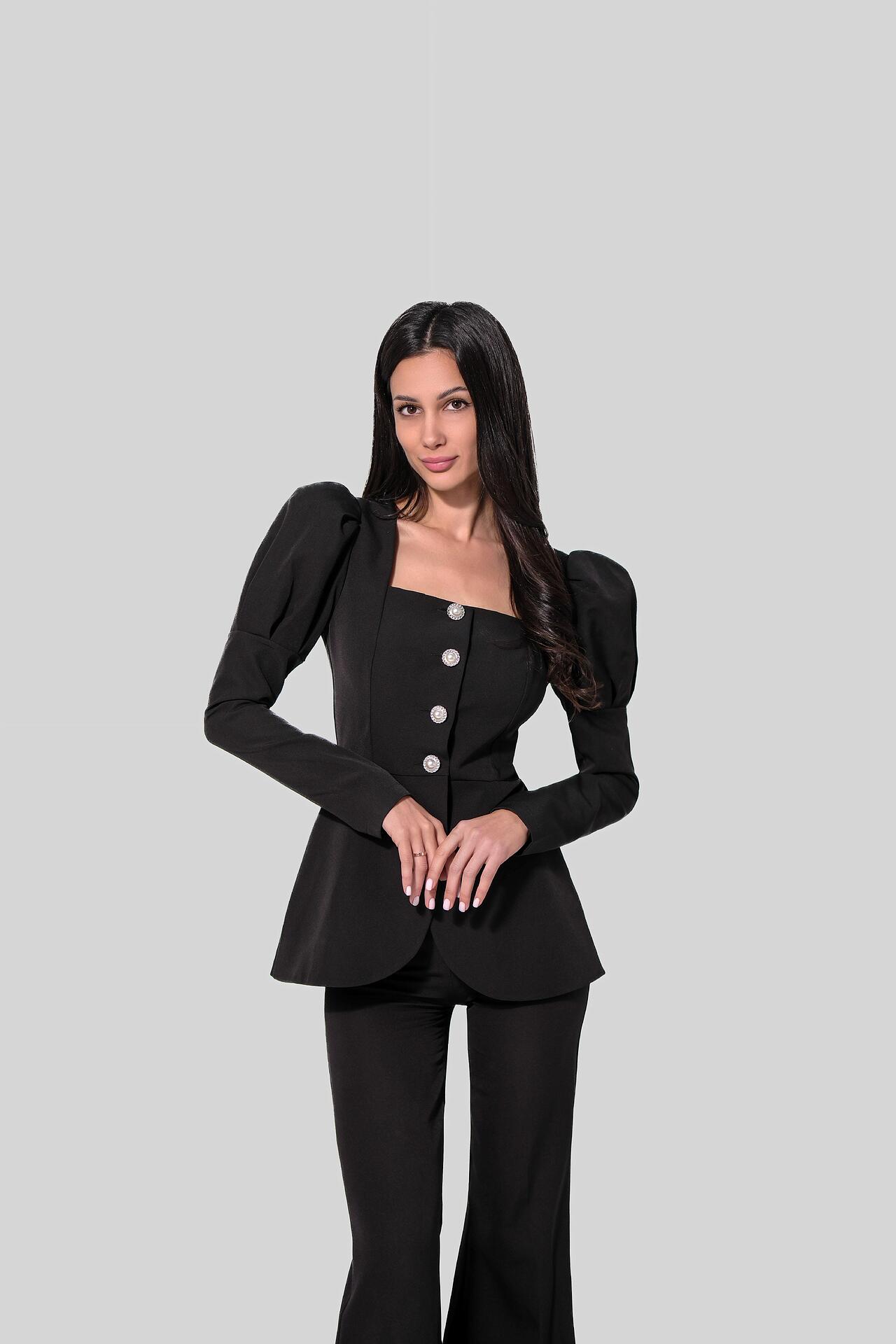 Black jacket/blouse: Dorisa