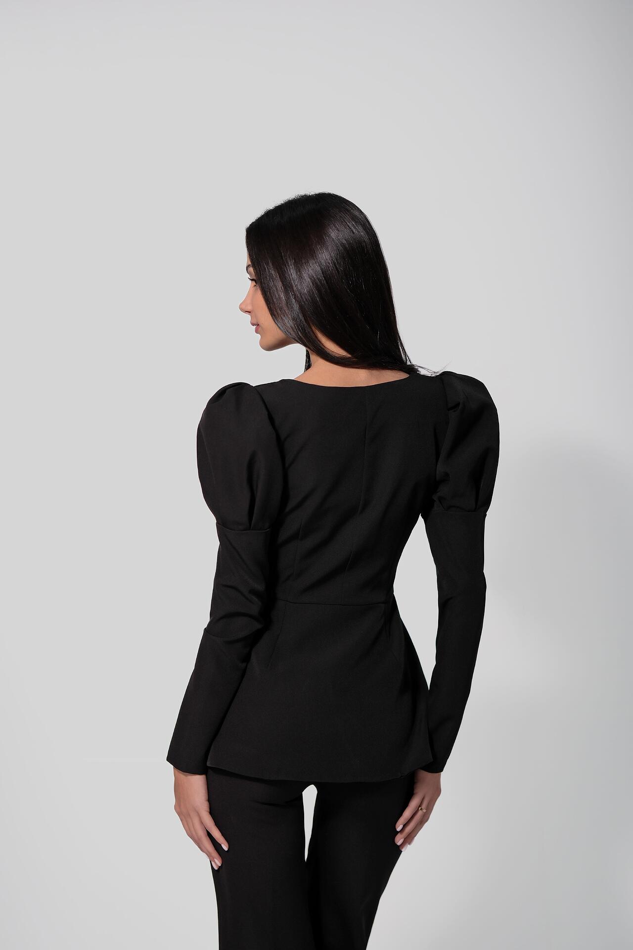 Black jacket/blouse: Dorisa