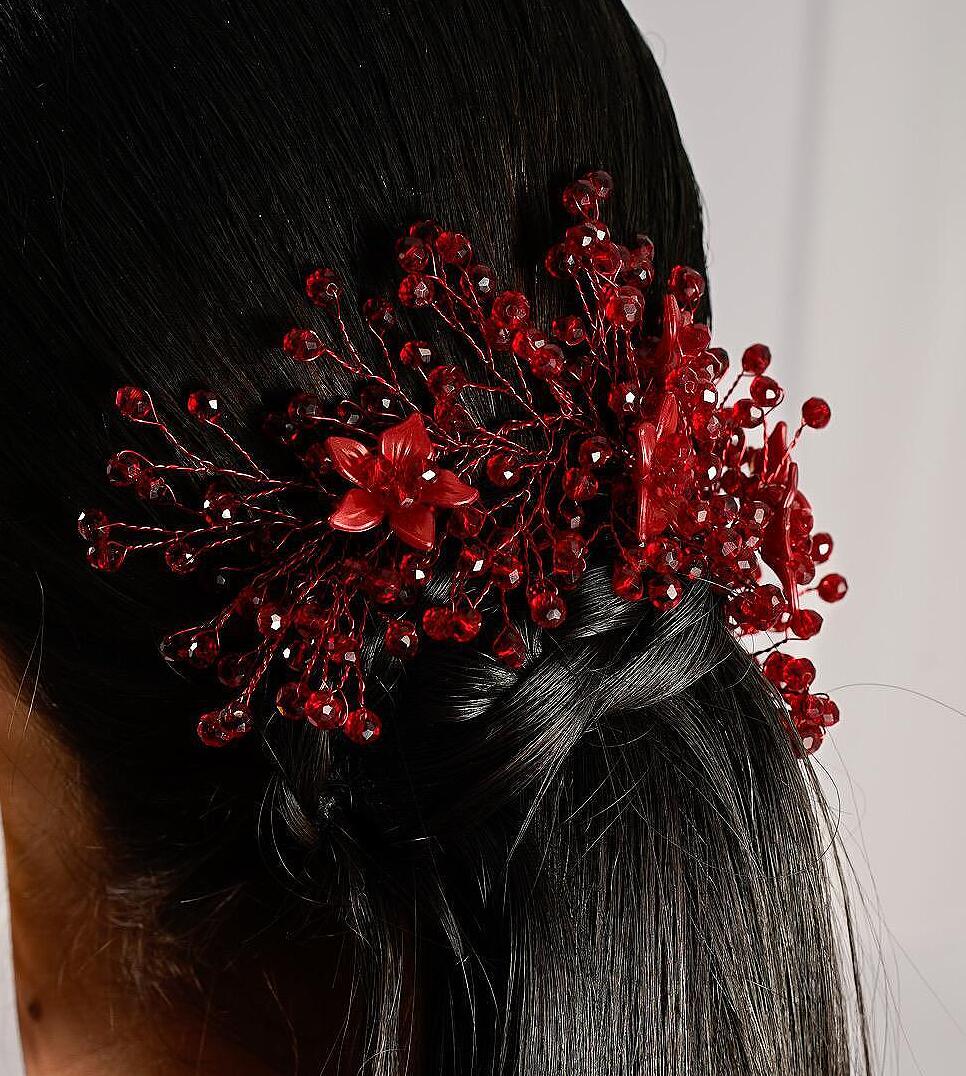 Red Accessory with pearls and flowers