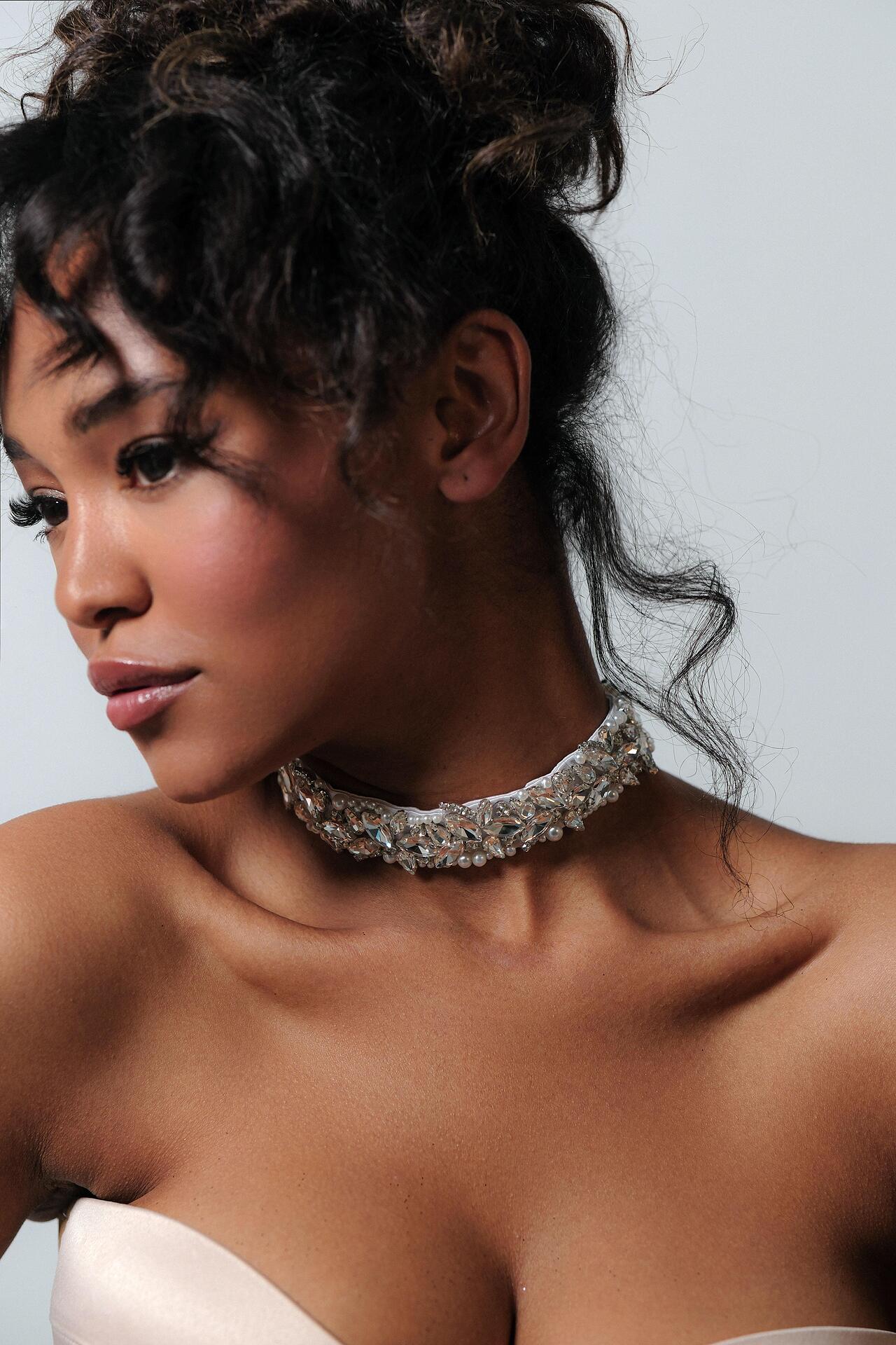 Choker / necklace: Amorette