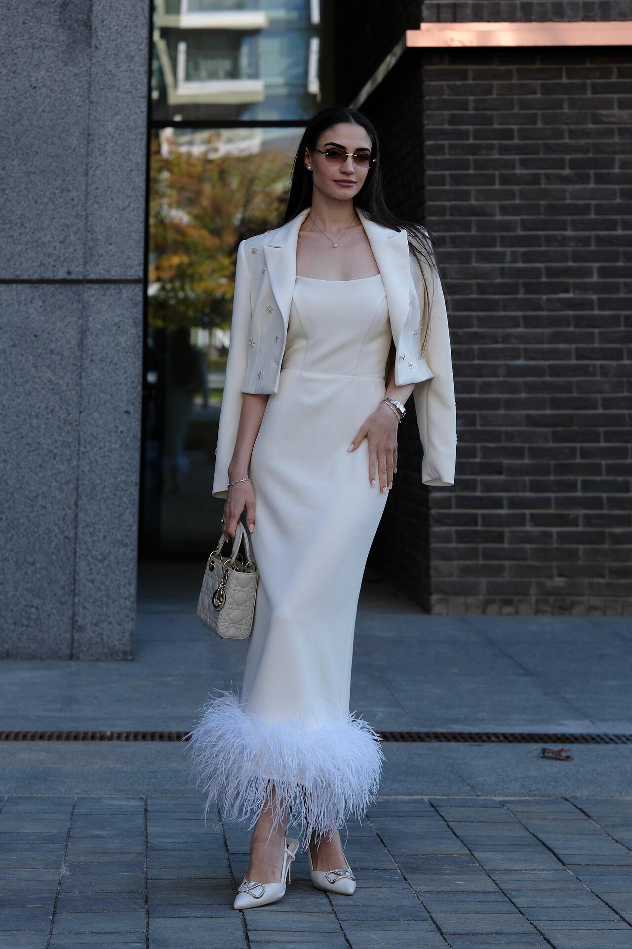 Long dress with feathers: Ange
