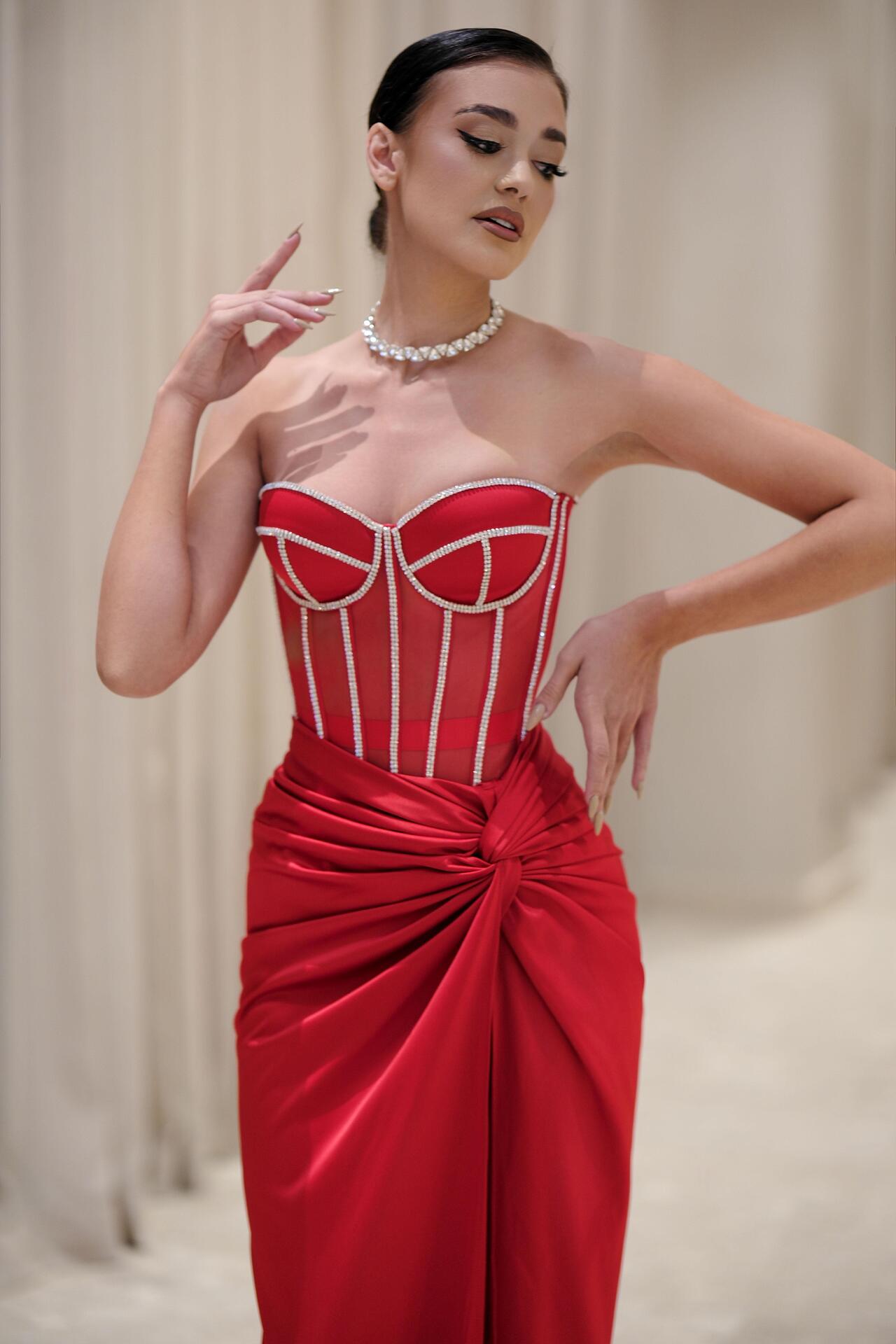 Long satin skirt: Marilyn