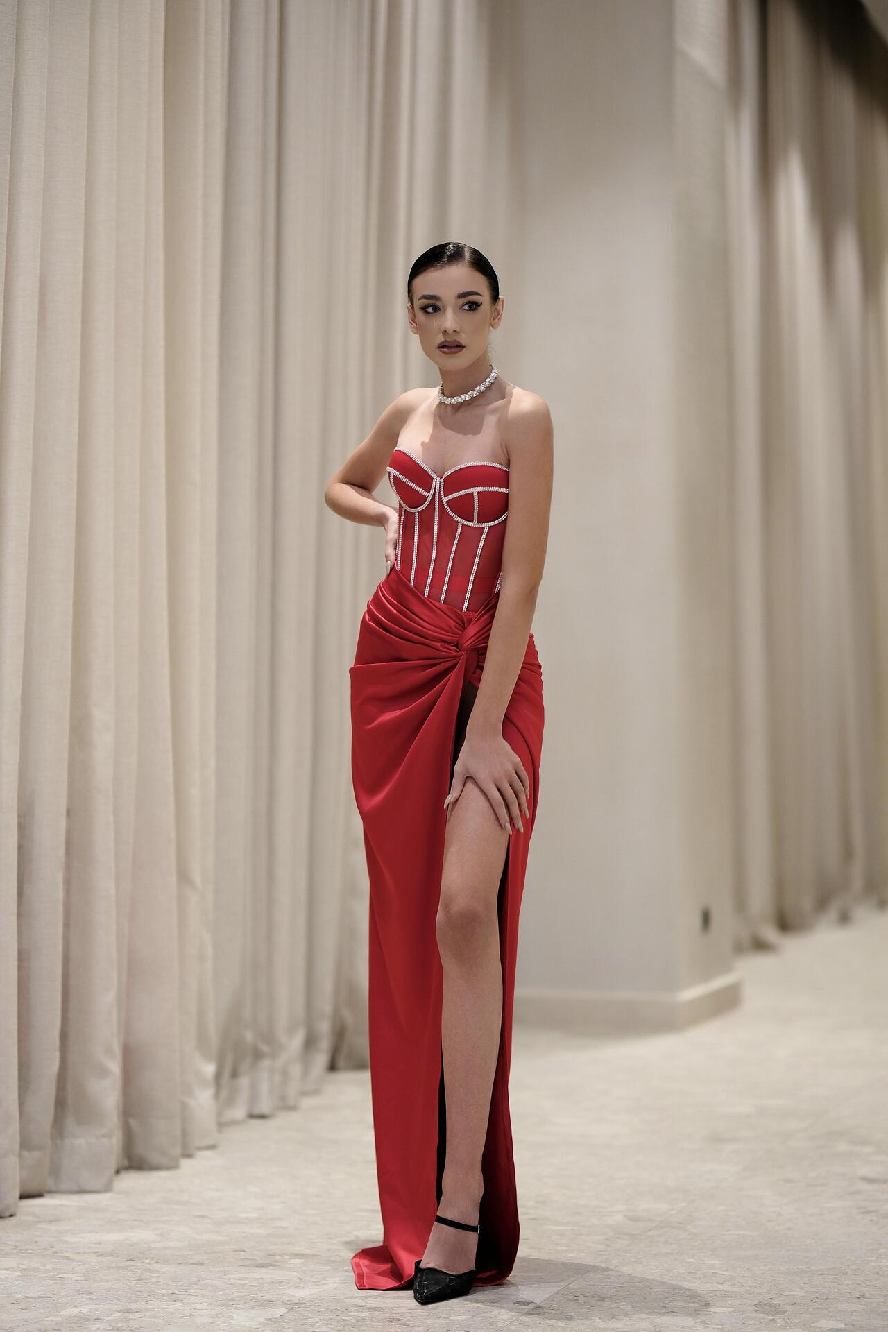 Long satin skirt: Marilyn