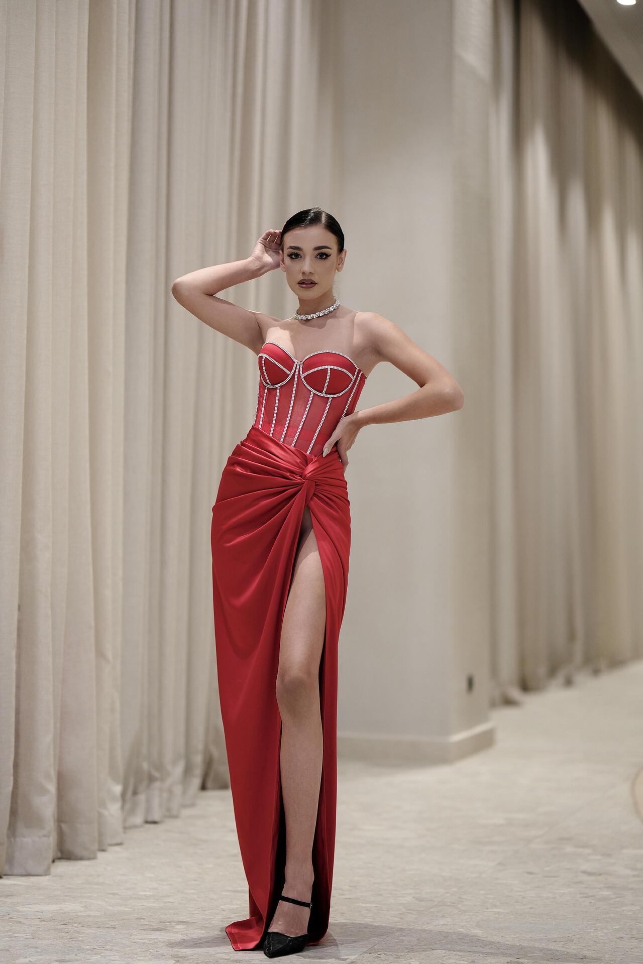 Long satin skirt: Marilyn