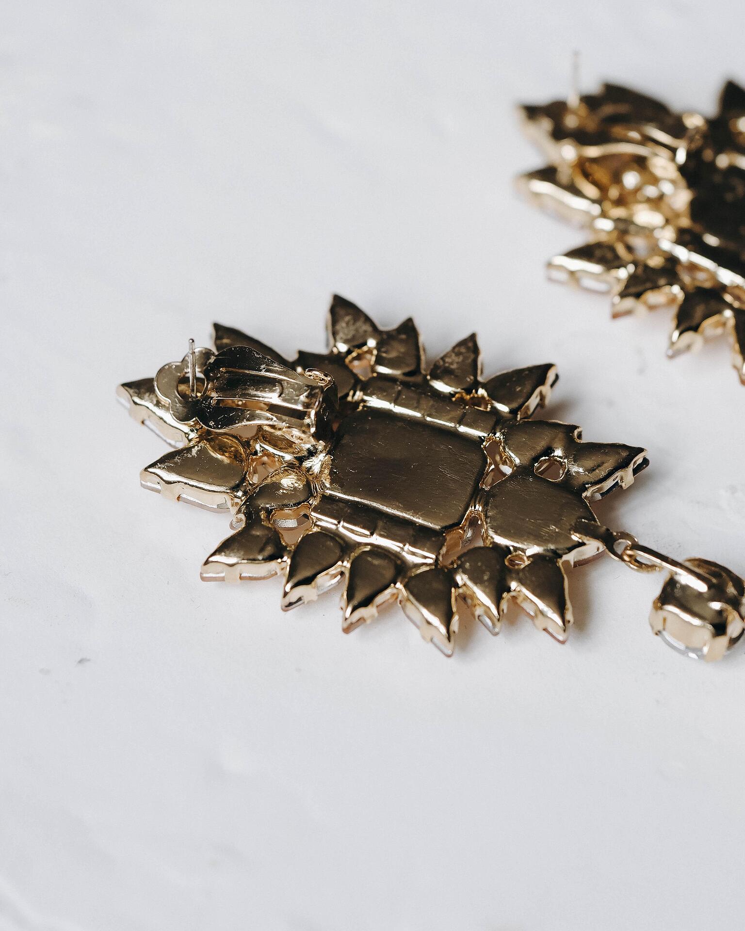 Long earrings in caramel color: Catherine