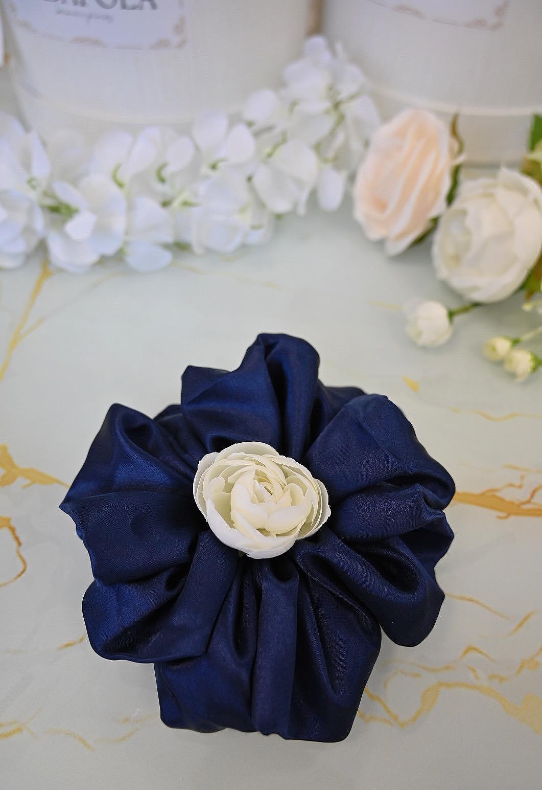Scrunchie: dark blue
