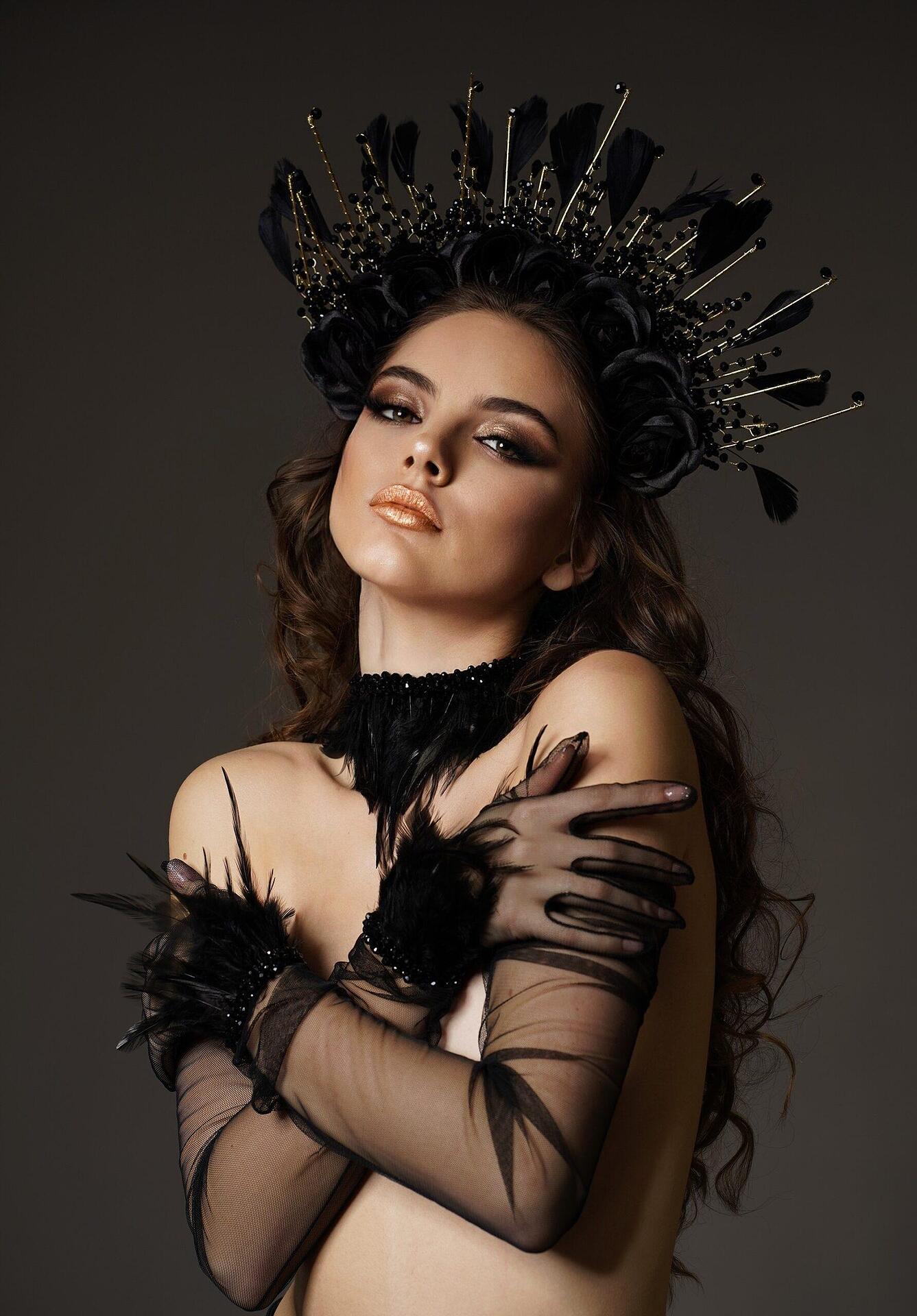Accessory: Dark Queen