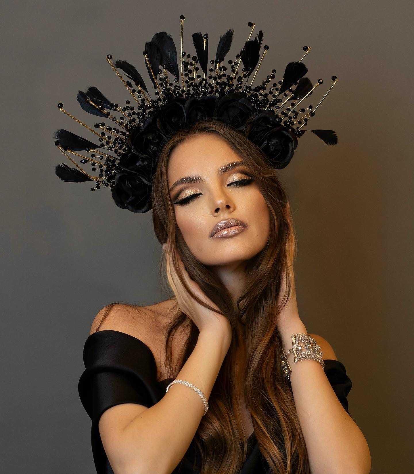 Accessory: Dark Queen
