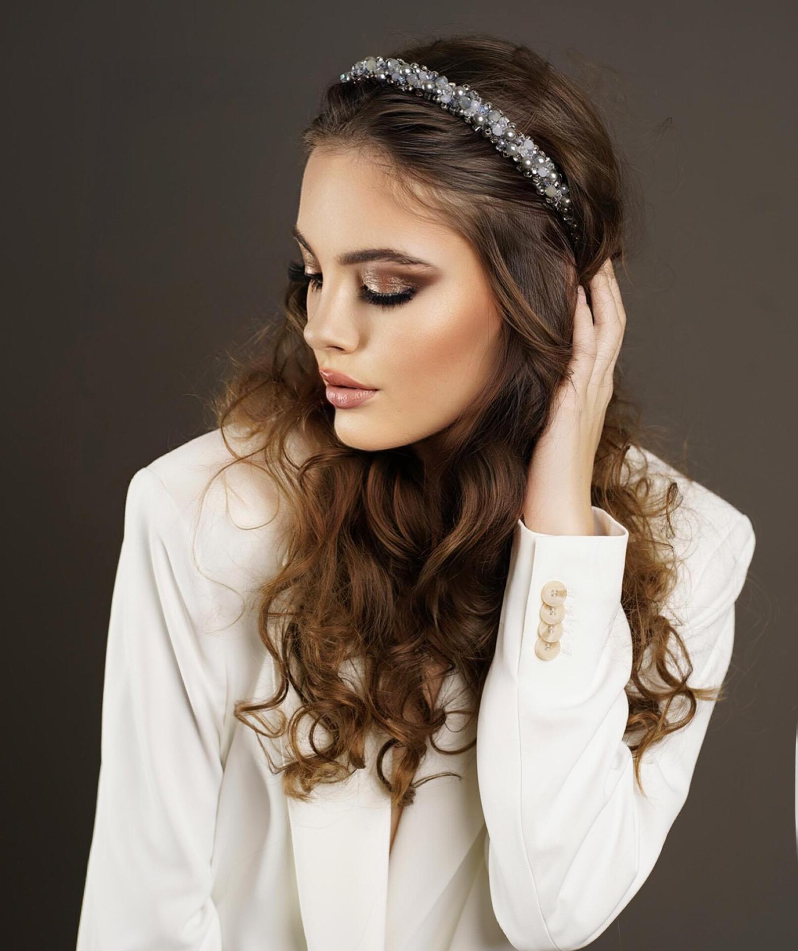 Tiara: Alice in Paris