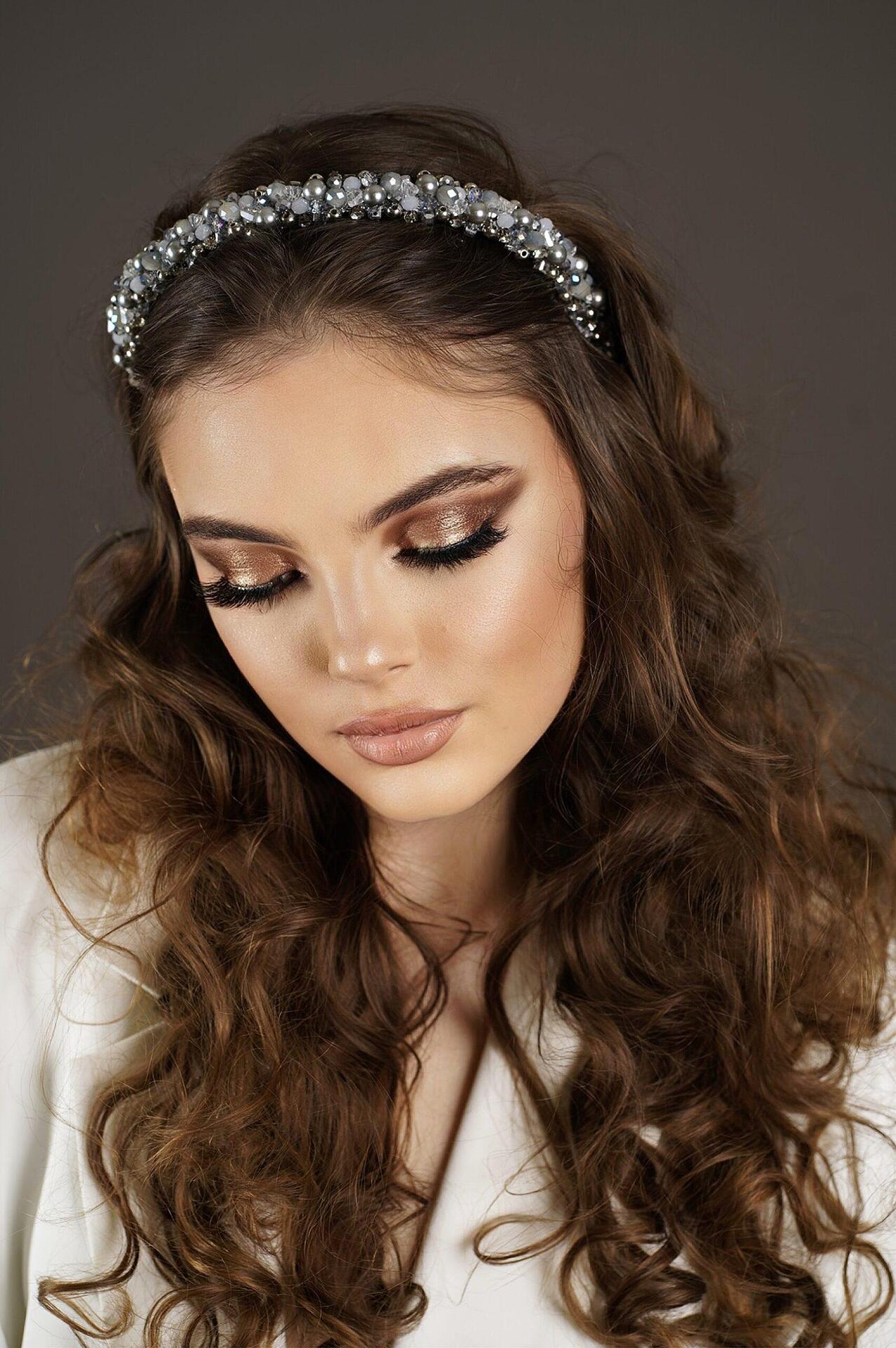 Tiara: Alice in Paris