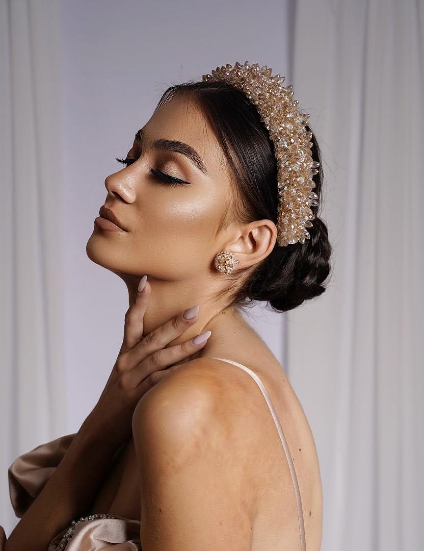 Tiara: Beige Passion