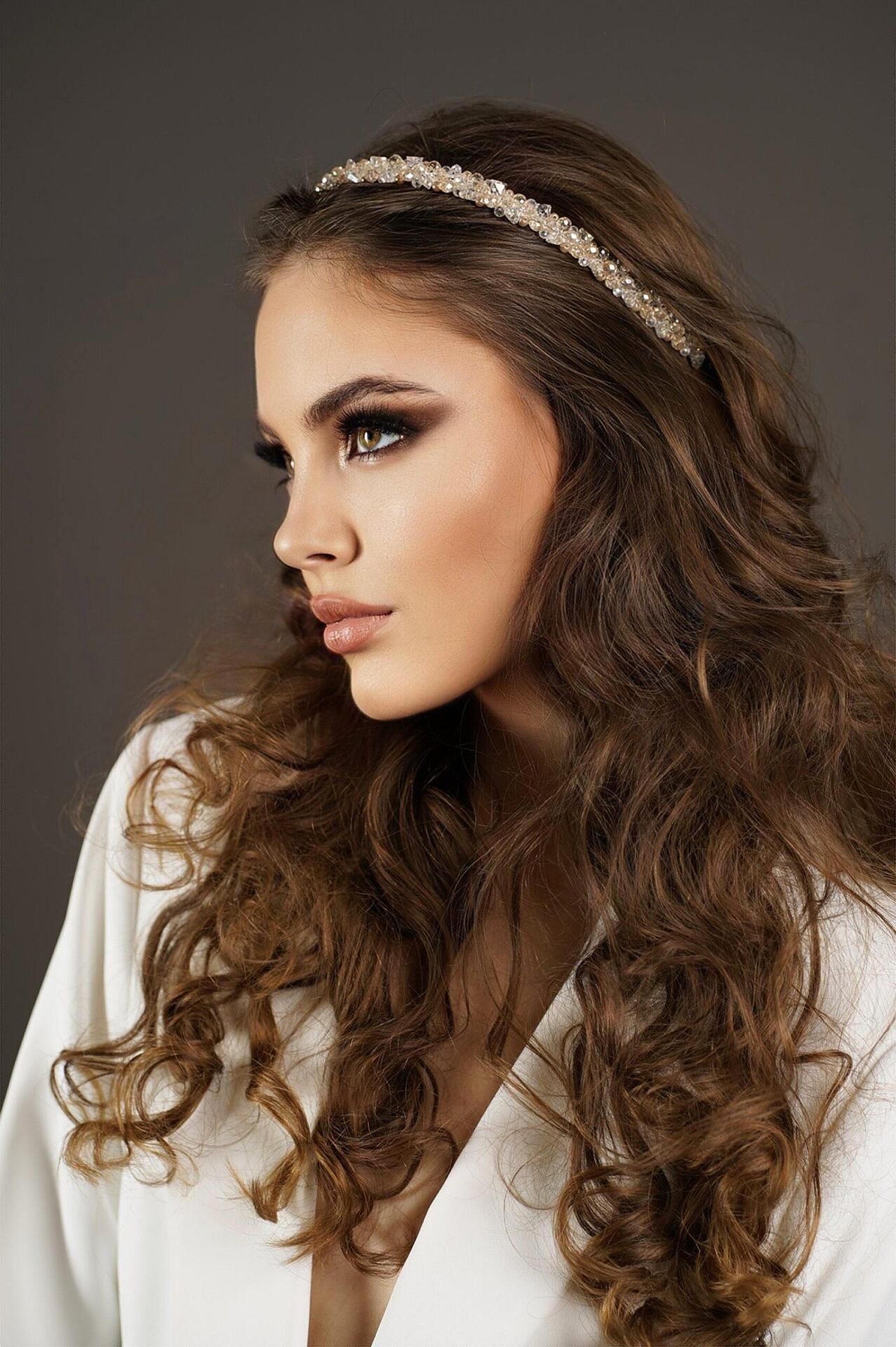 Tiara: Beige Tenderness