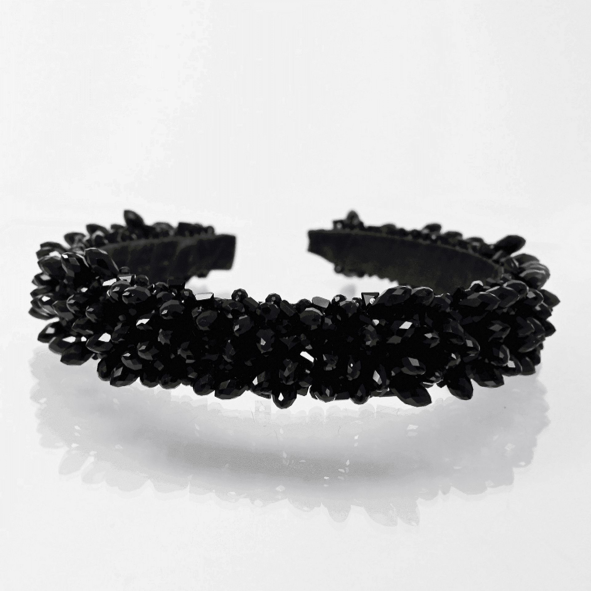 Tiara: Black Intense