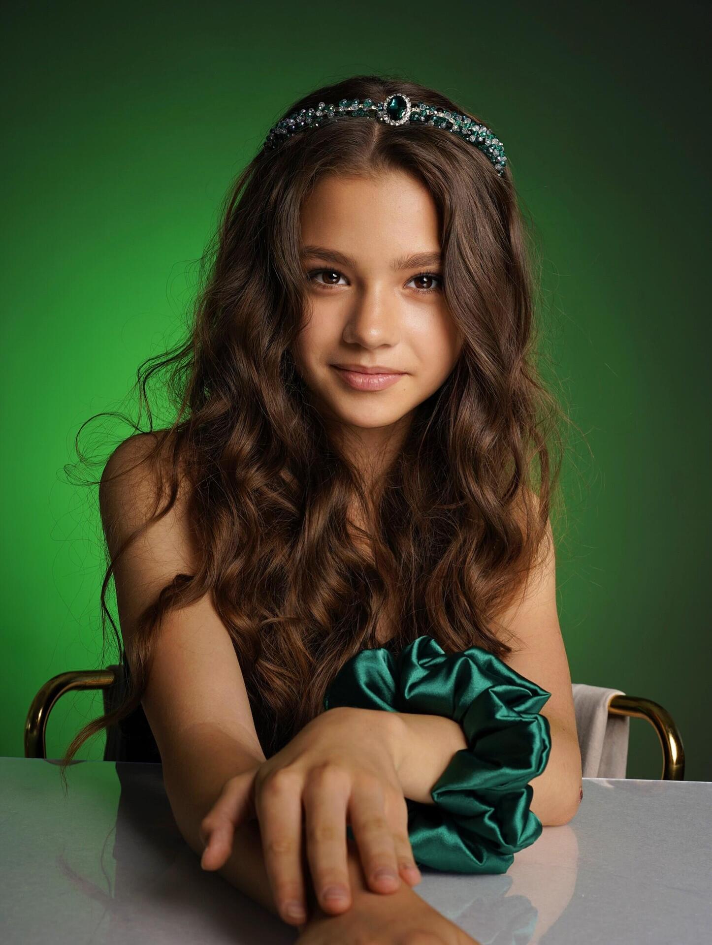 Tiara: Emerald - Silver