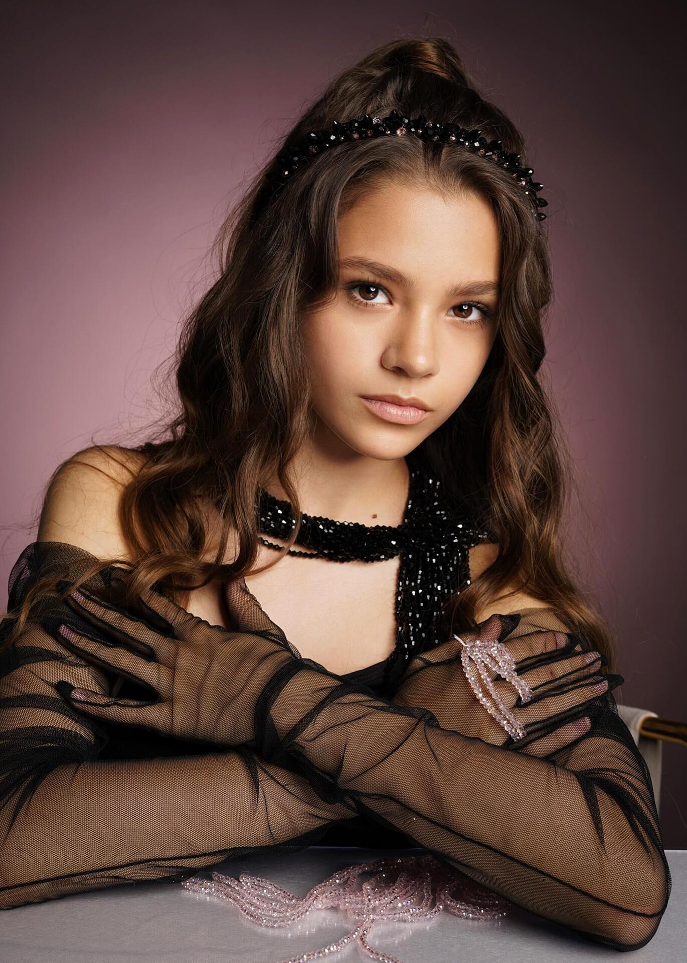 Tiara: Rose &amp; Dark
