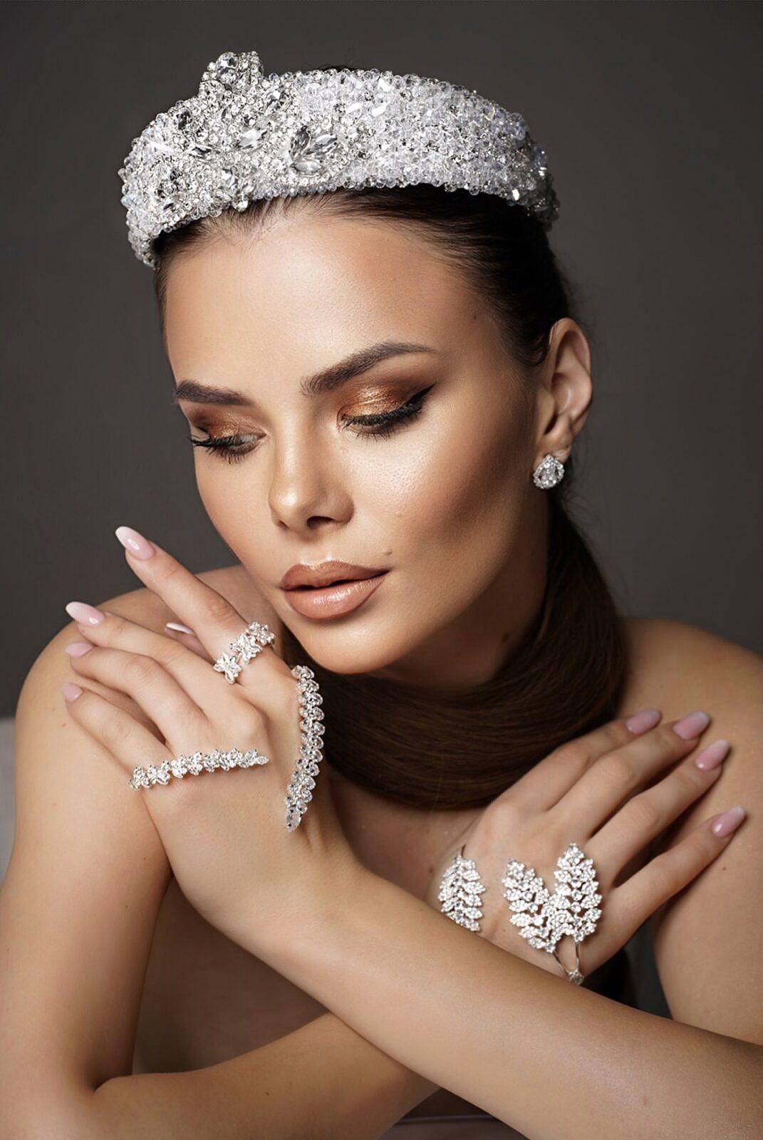 Tiara: Sarah