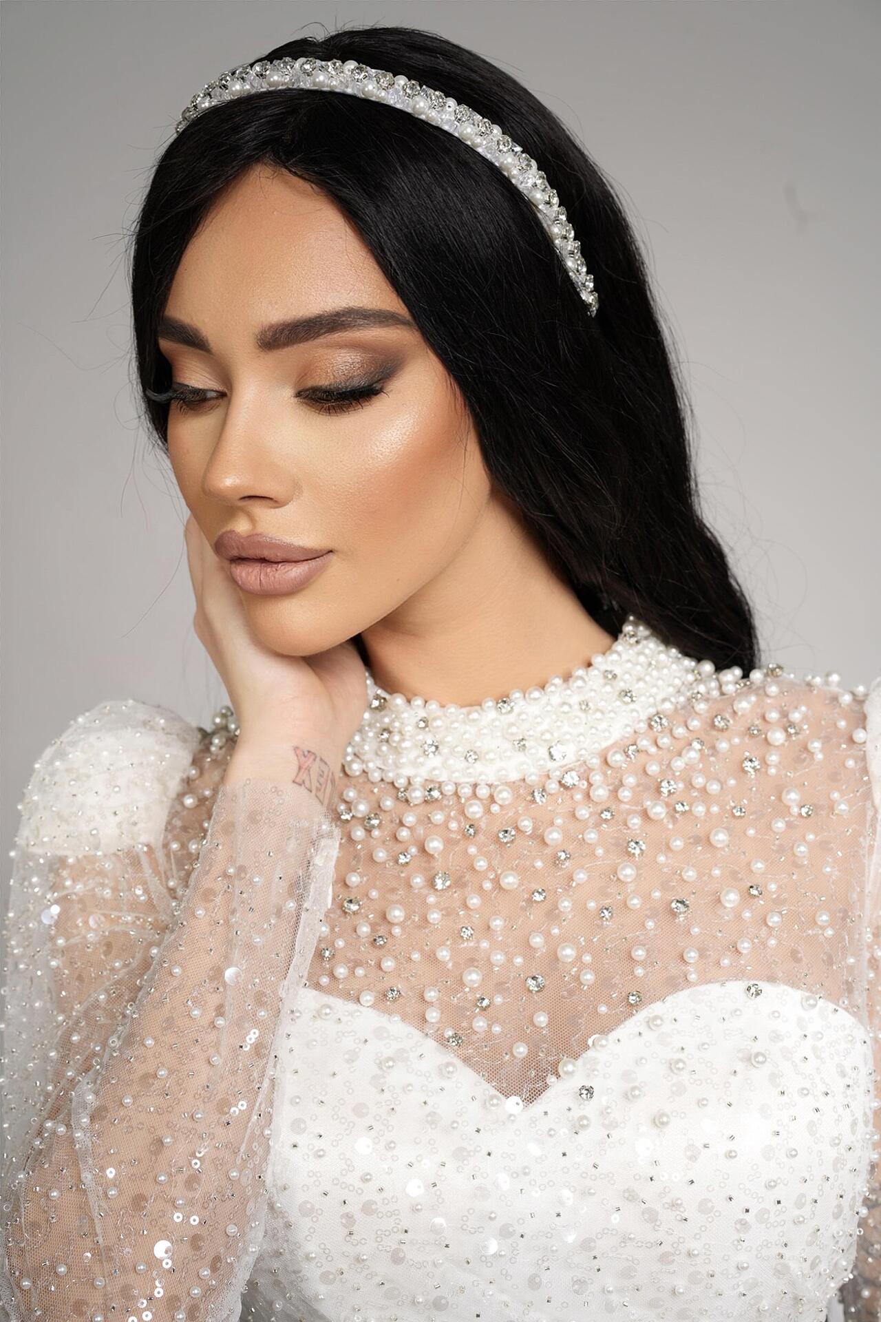 Tiara: Shiny Pearls