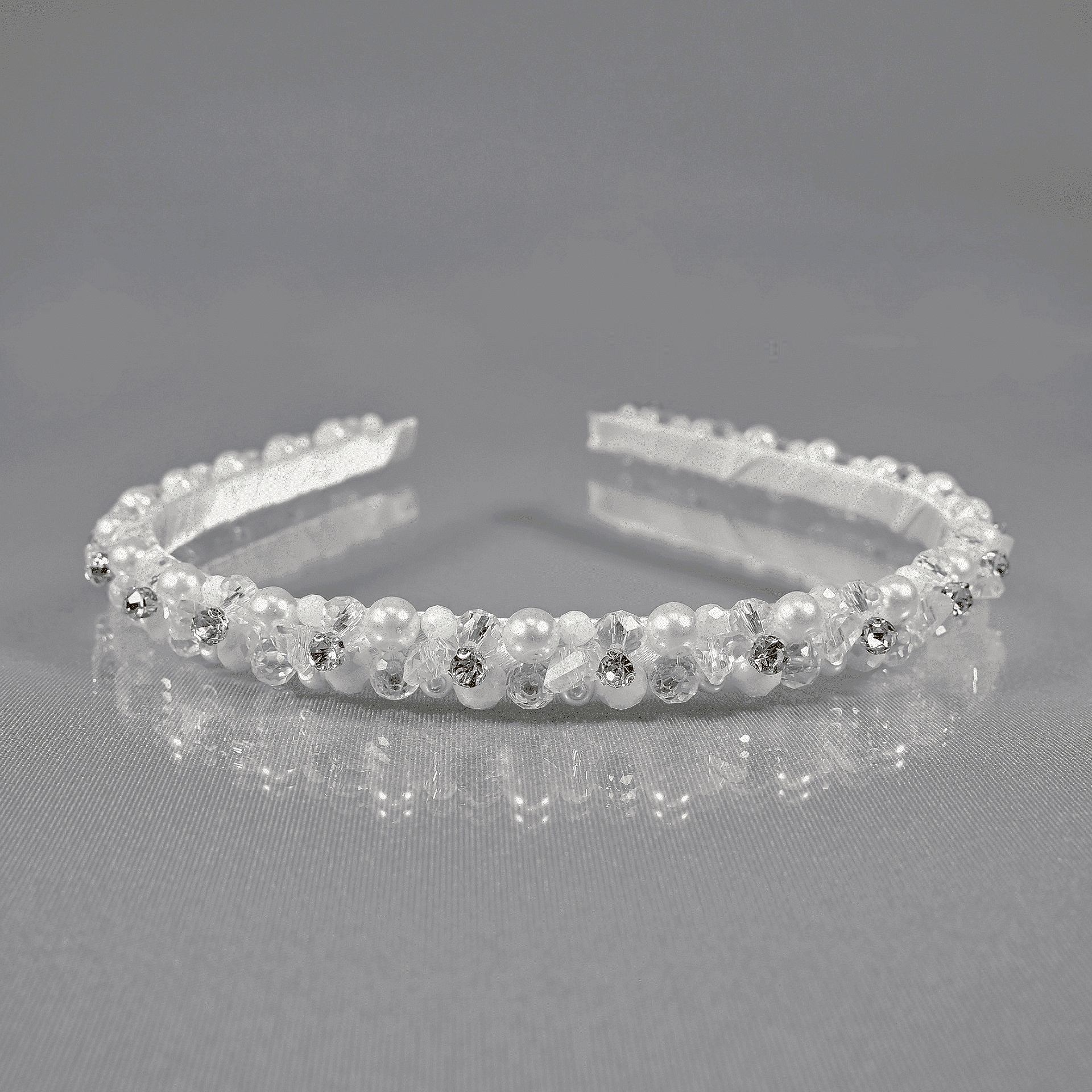 Tiara: Shiny Pearls