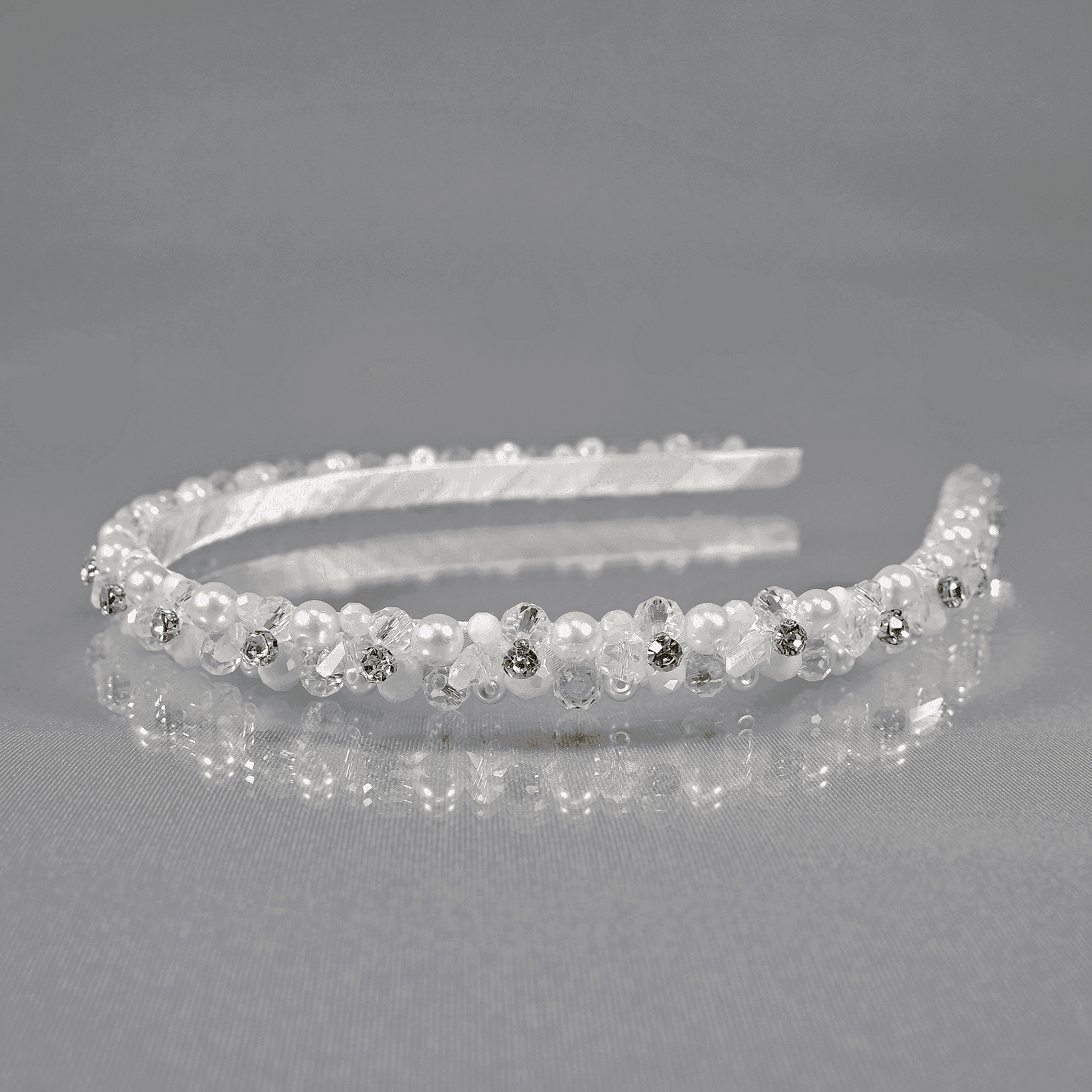 Tiara: Shiny Pearls