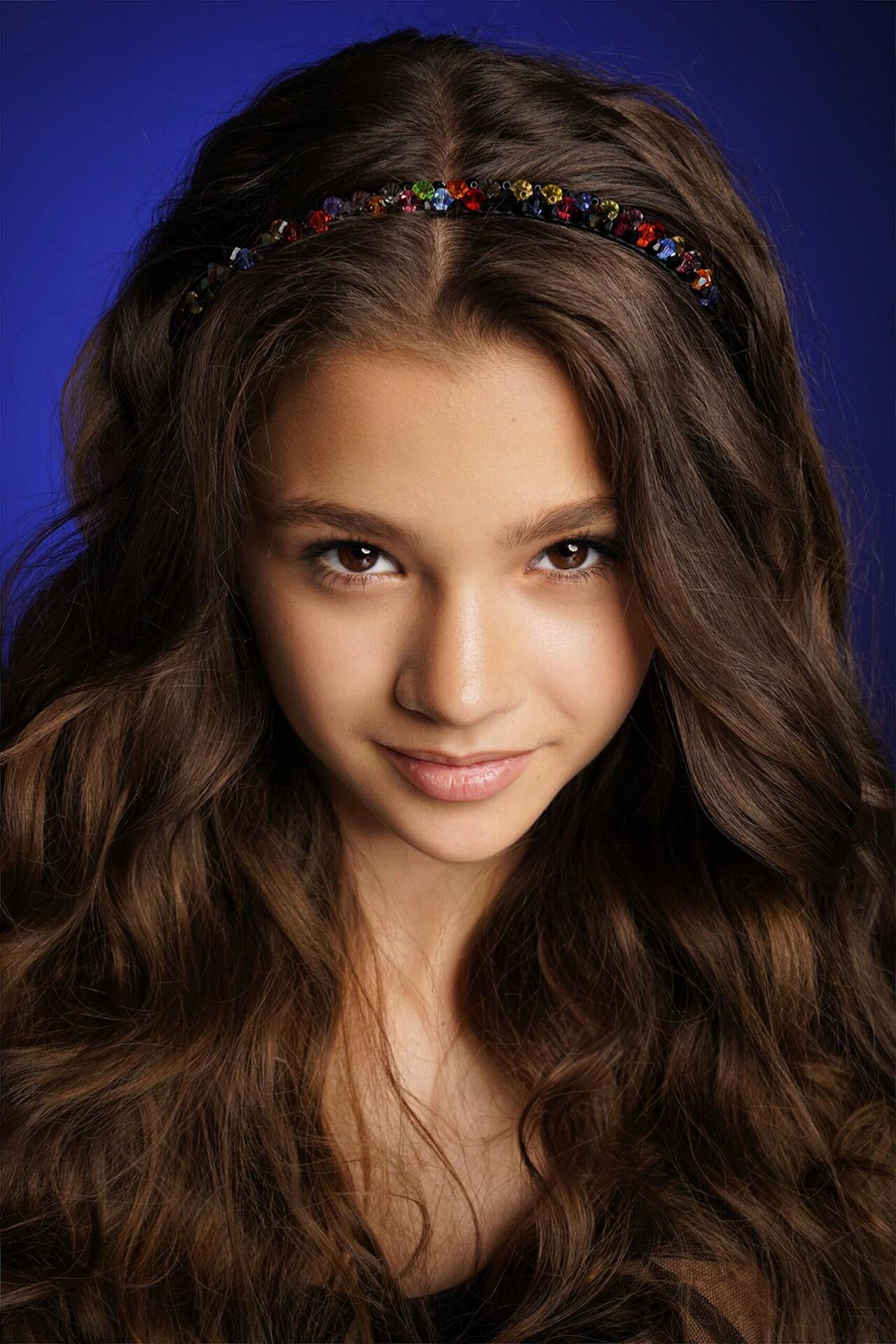 Tiara: Swarovski Crystals