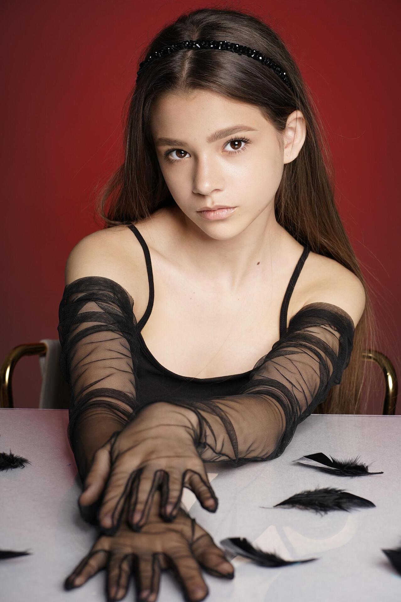 Tiara: Thin Black Tiara