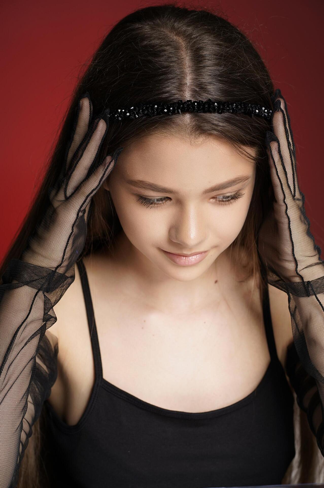 Tiara: Thin Black Tiara