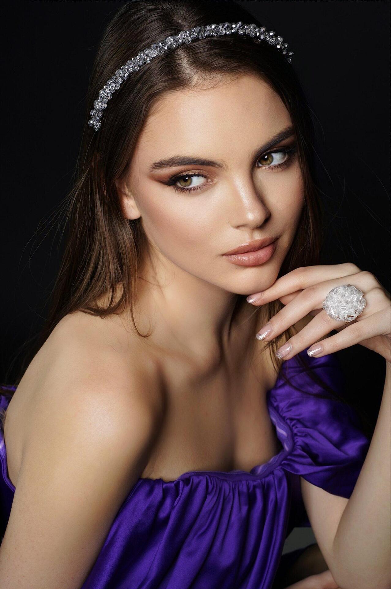 Tiara: Touch of Silver