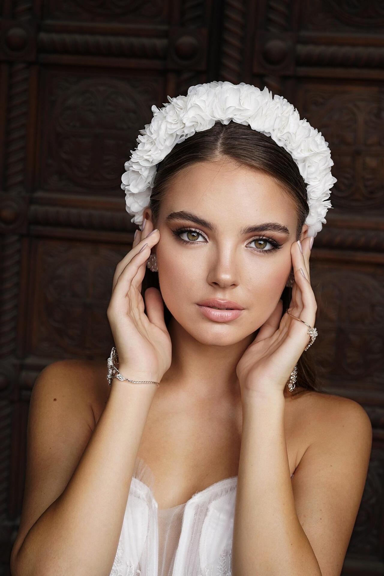 Tiara: White Light Flowers