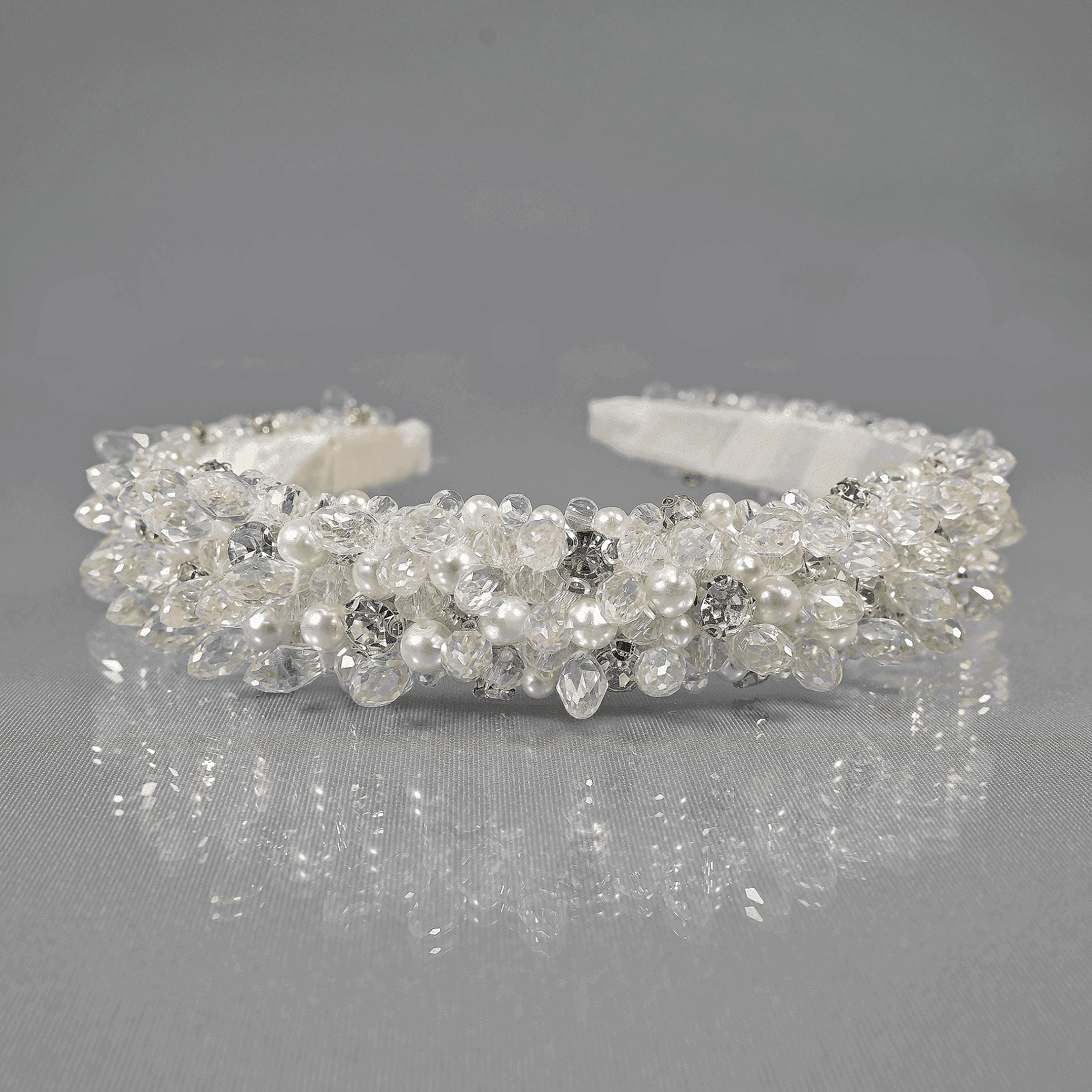 Diadem with pearls and crystals