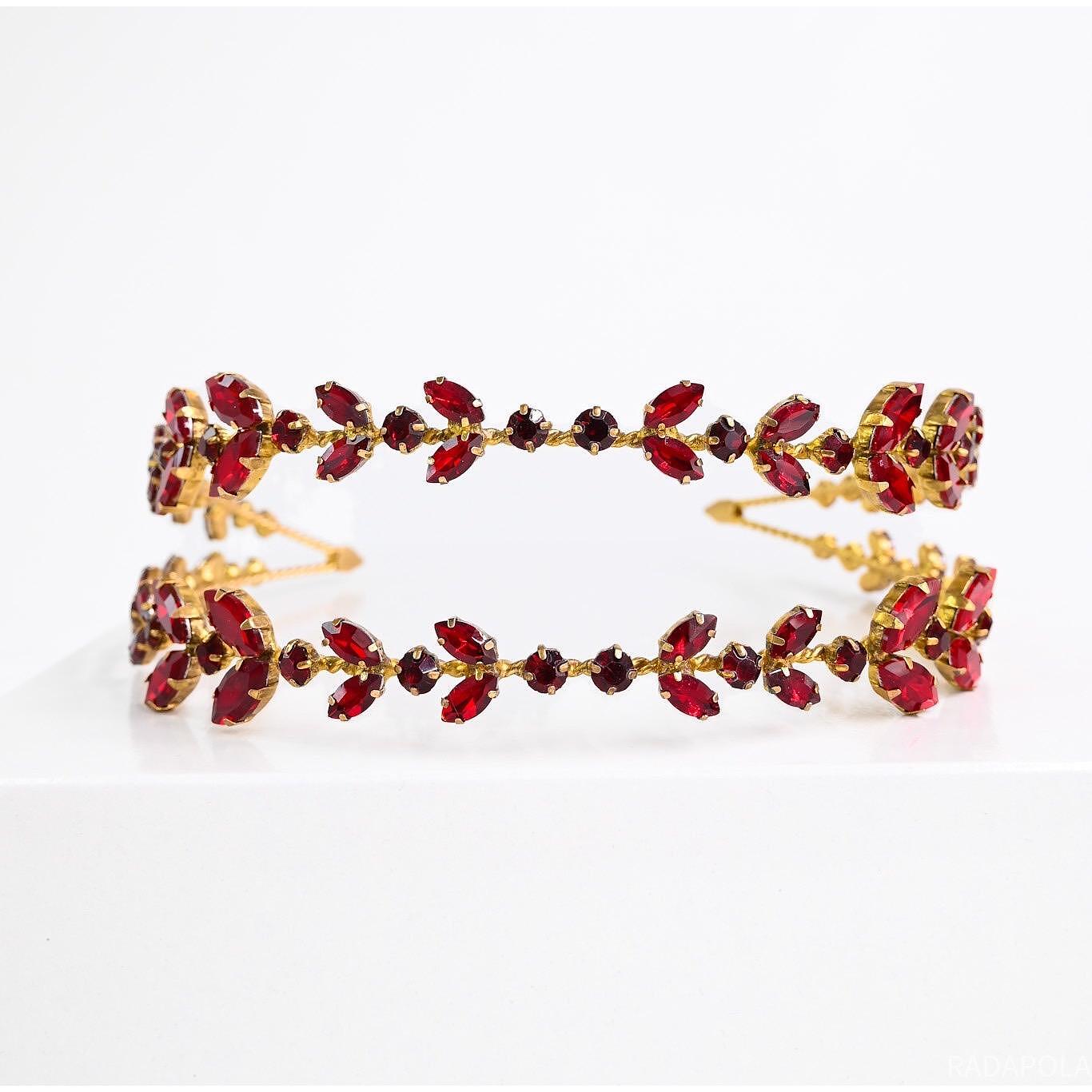 Double Tiara: Red Vine Kiss