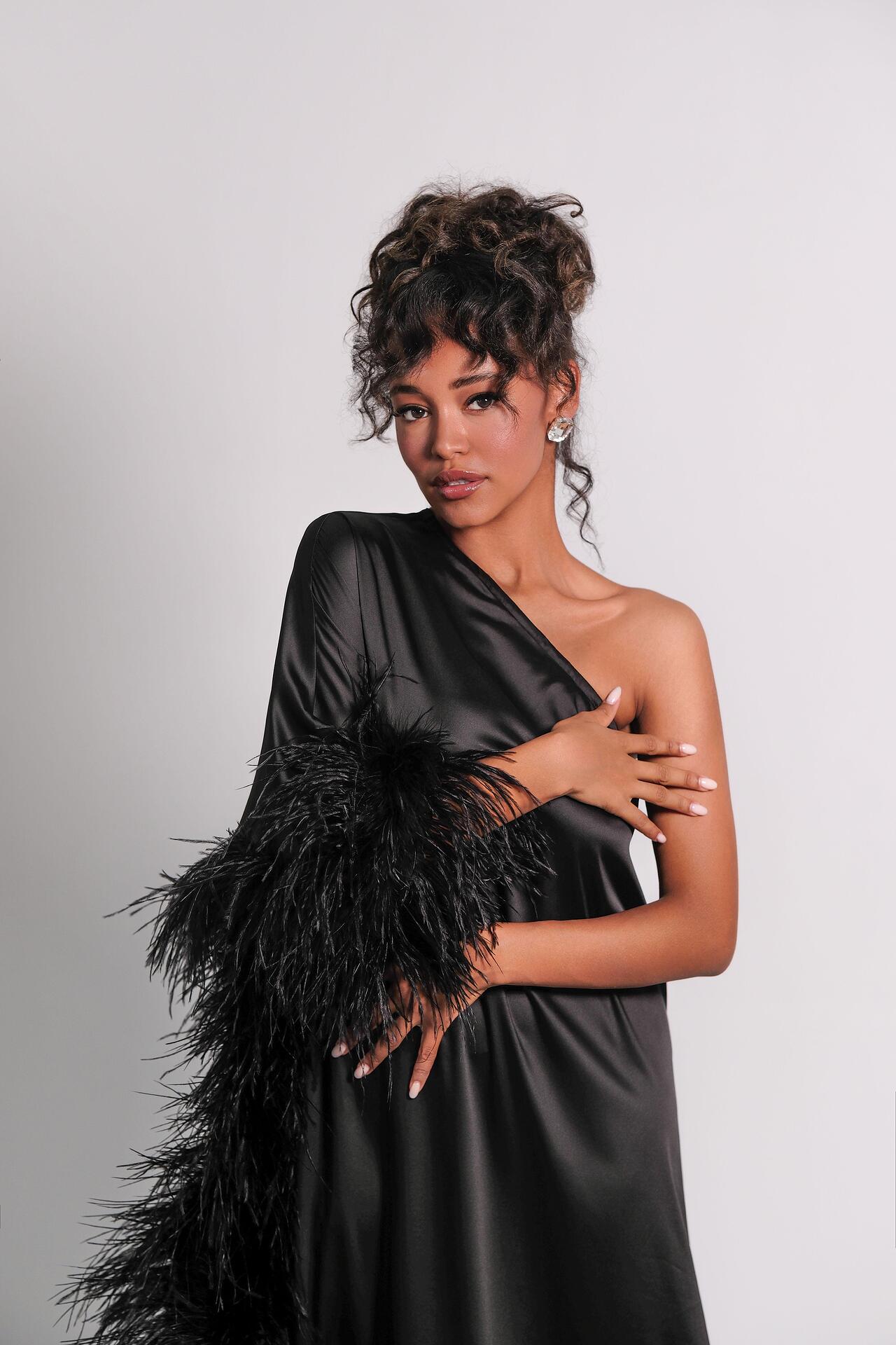 Spectacular loose dress in black: Goddess 
