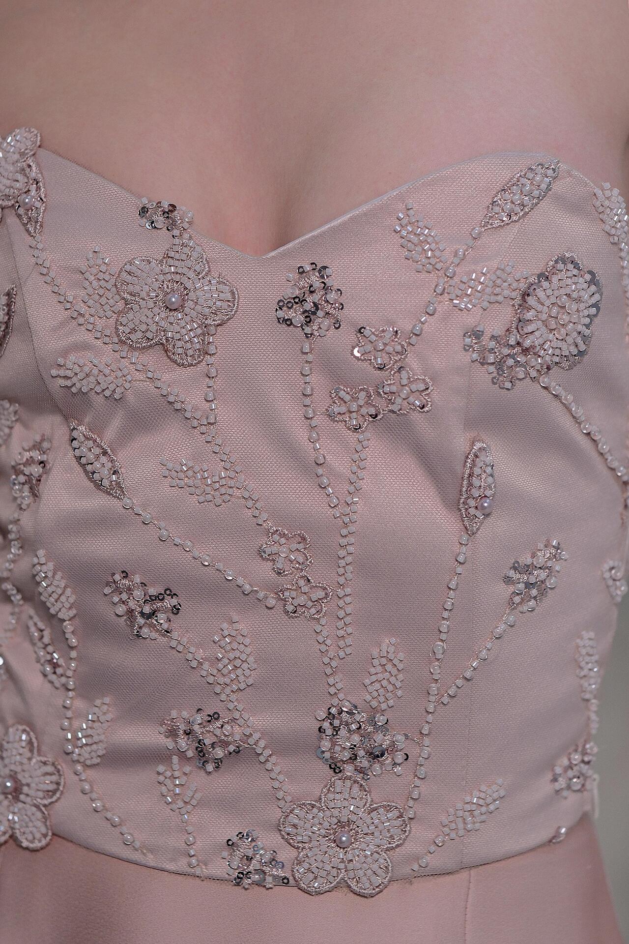 Elegant top in pink: Amara