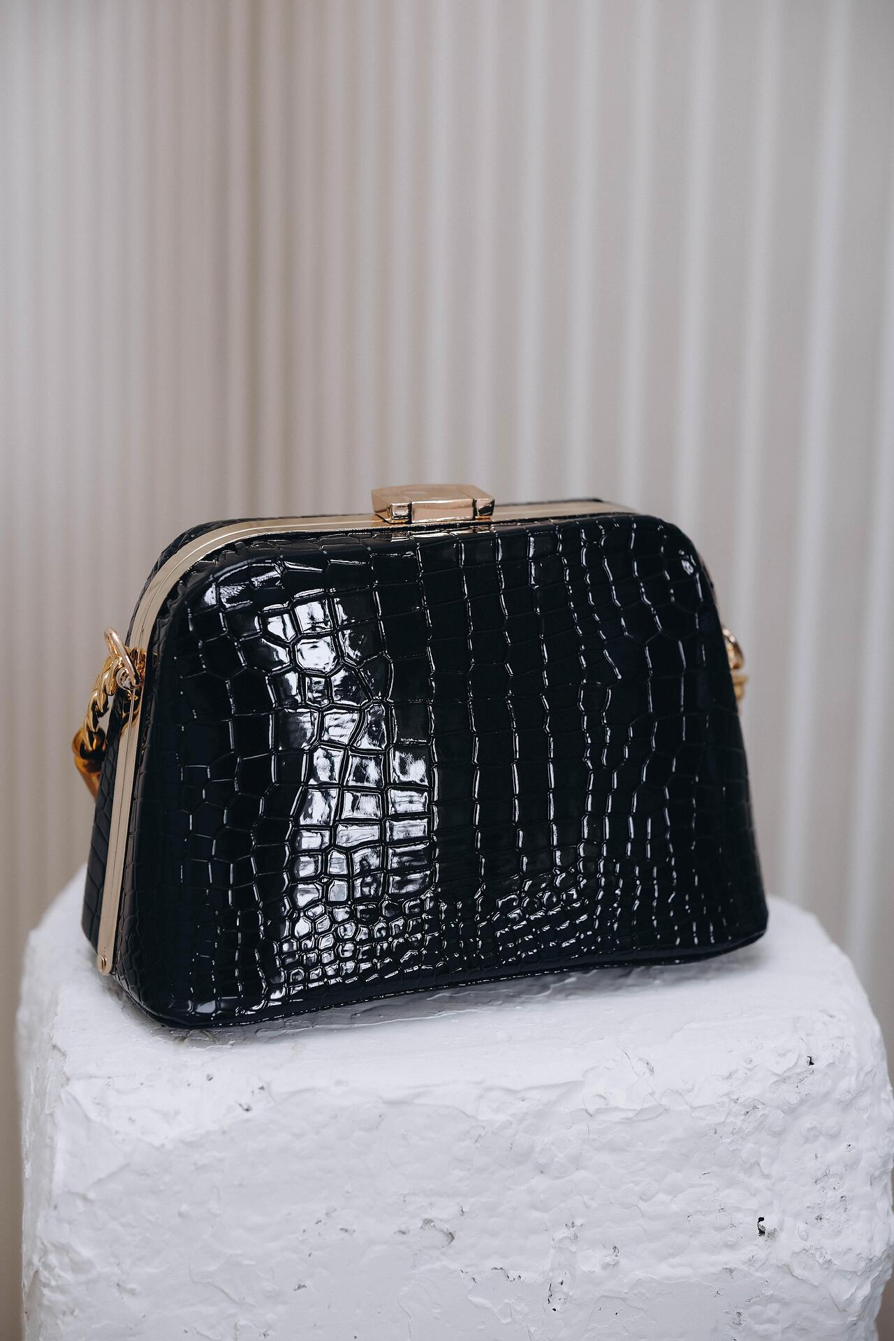 Elegant bag in black: Zephira