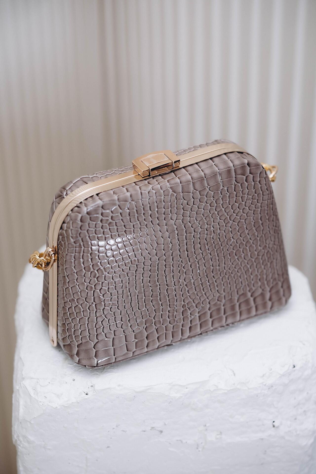 Elegant bag in brown: Zephira