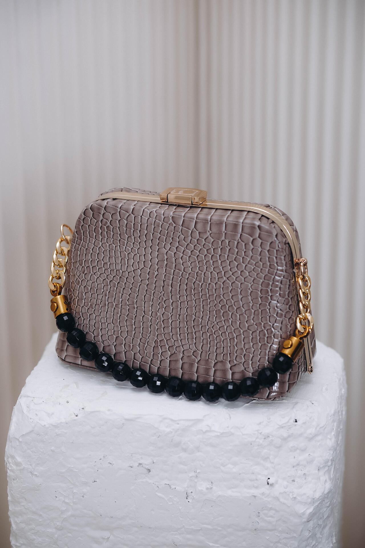 Elegant bag in brown: Zephira