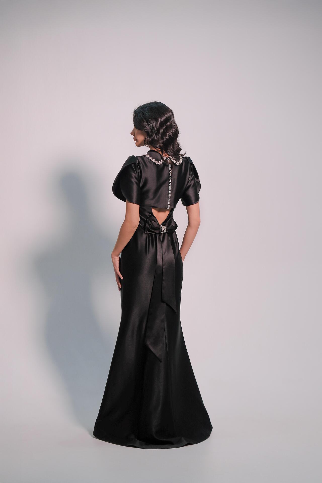 Elegant black dress: Milan