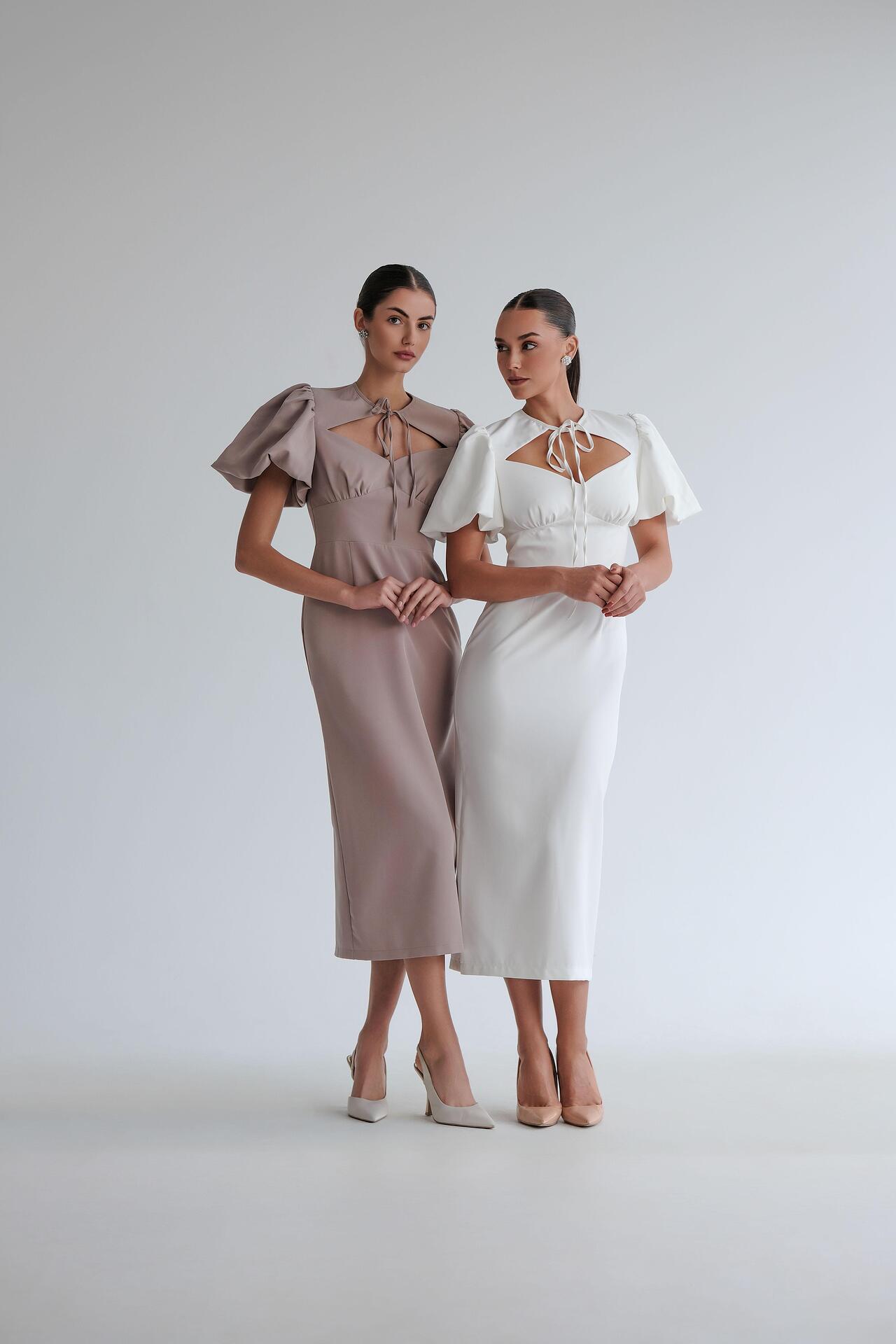 Elegant dress in white: Reverie