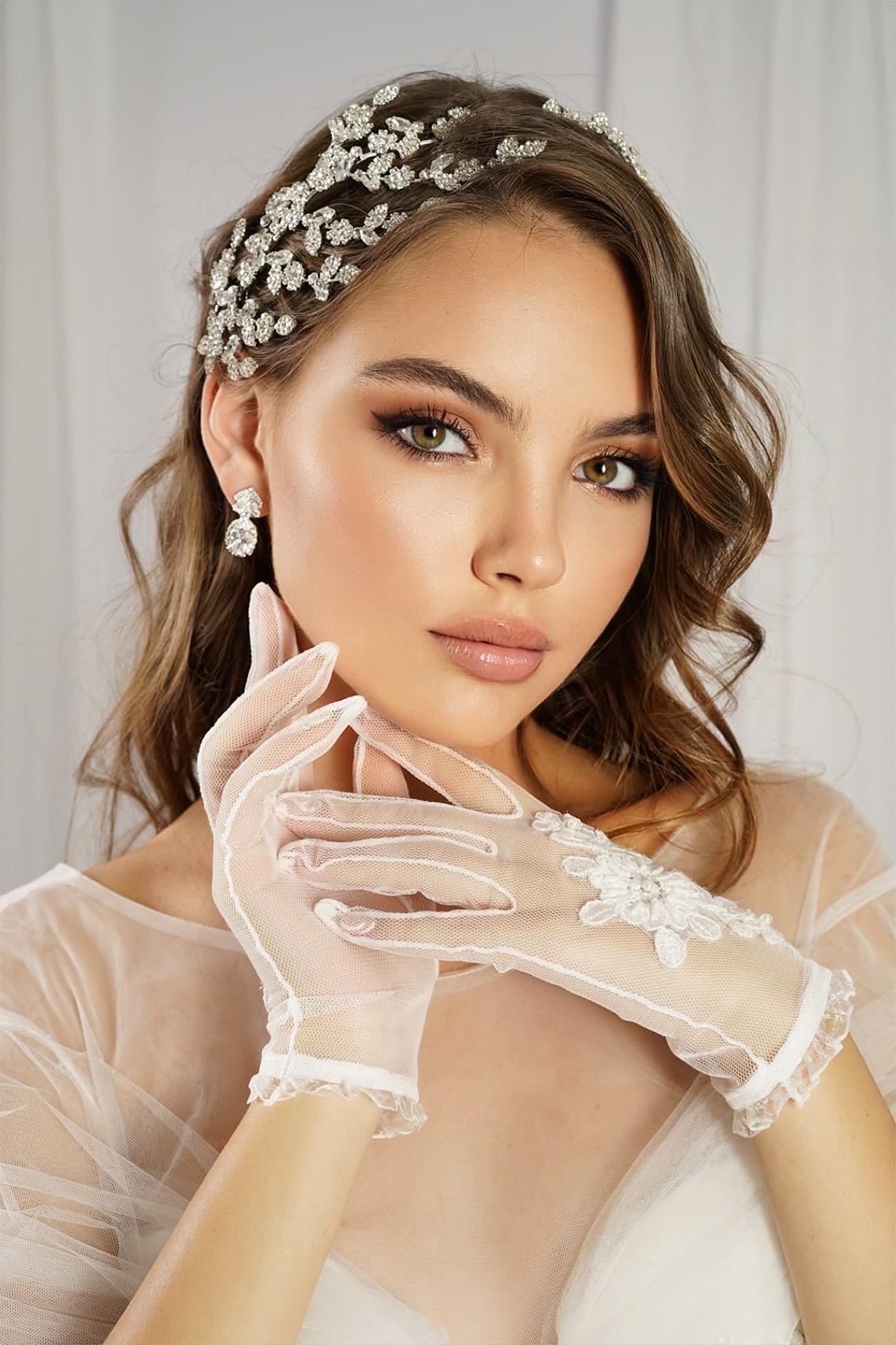 Elegant Wedding Gloves