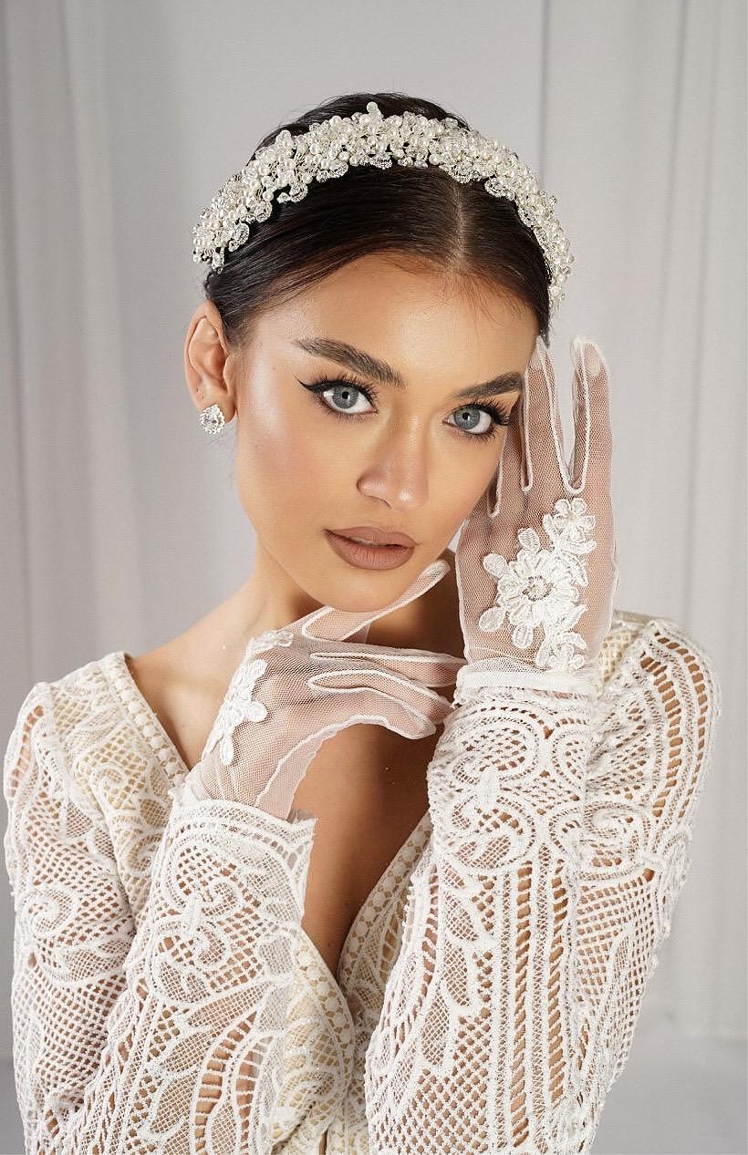 Elegant Wedding Gloves