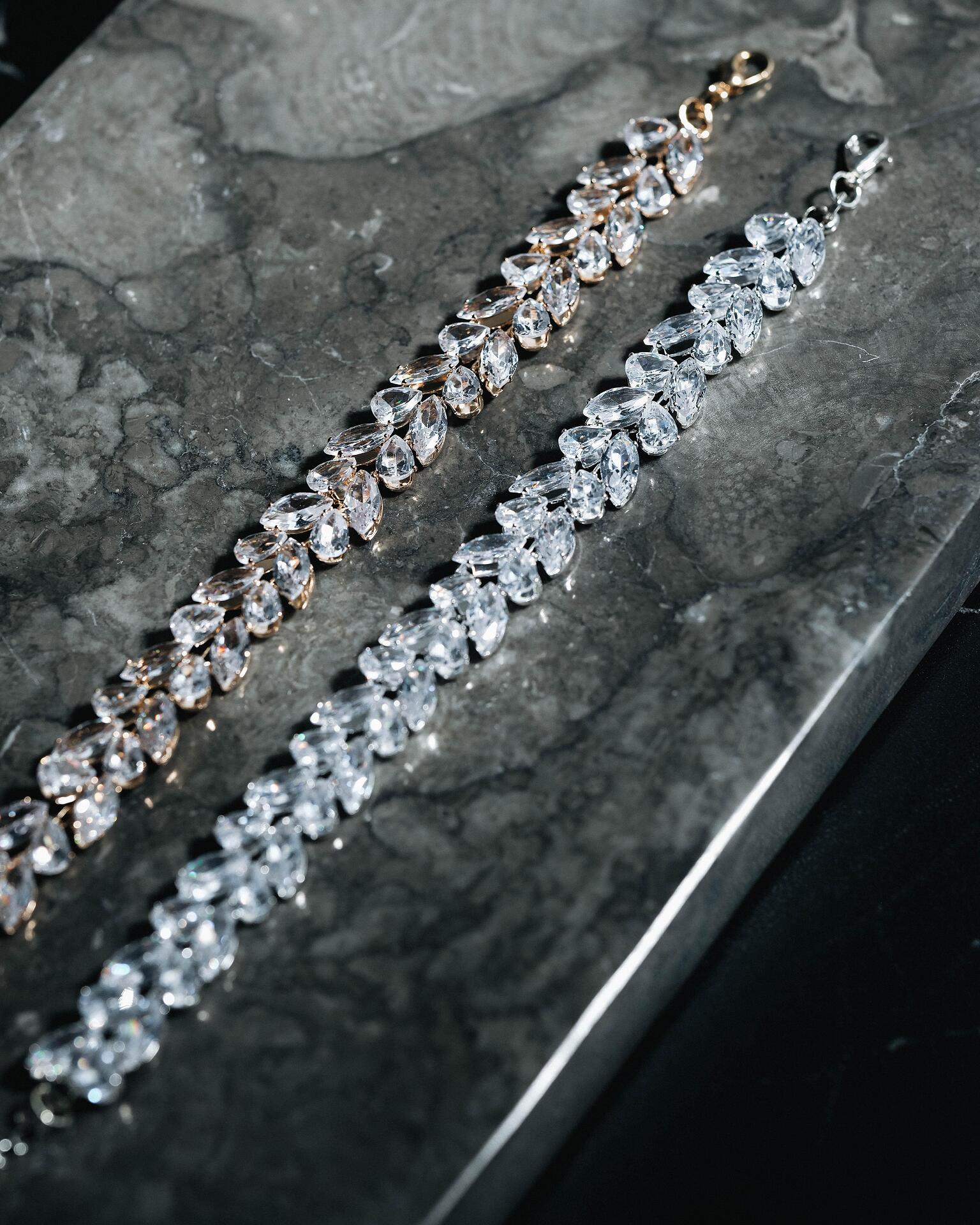Bracelet with crystals in gold &amp; silver: Tail 