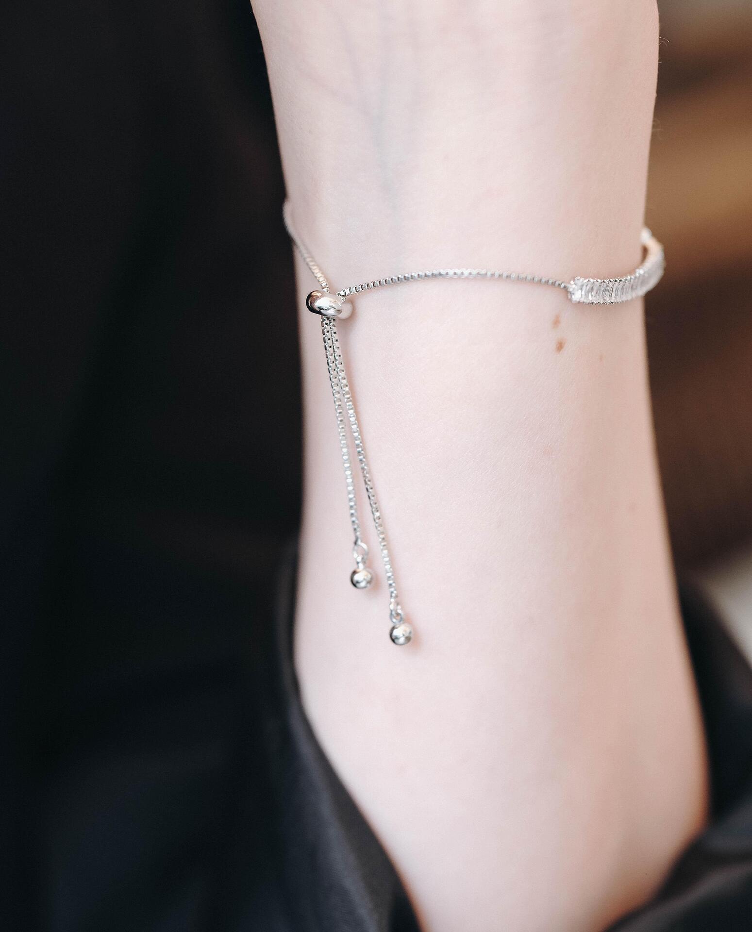Bracelet with glass crystals