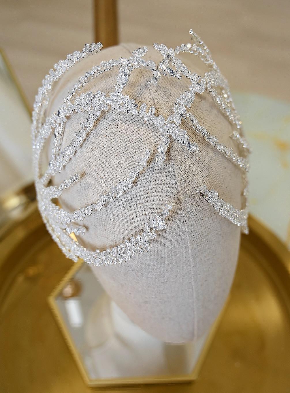 Hair Accessory with Zirconium Crystals