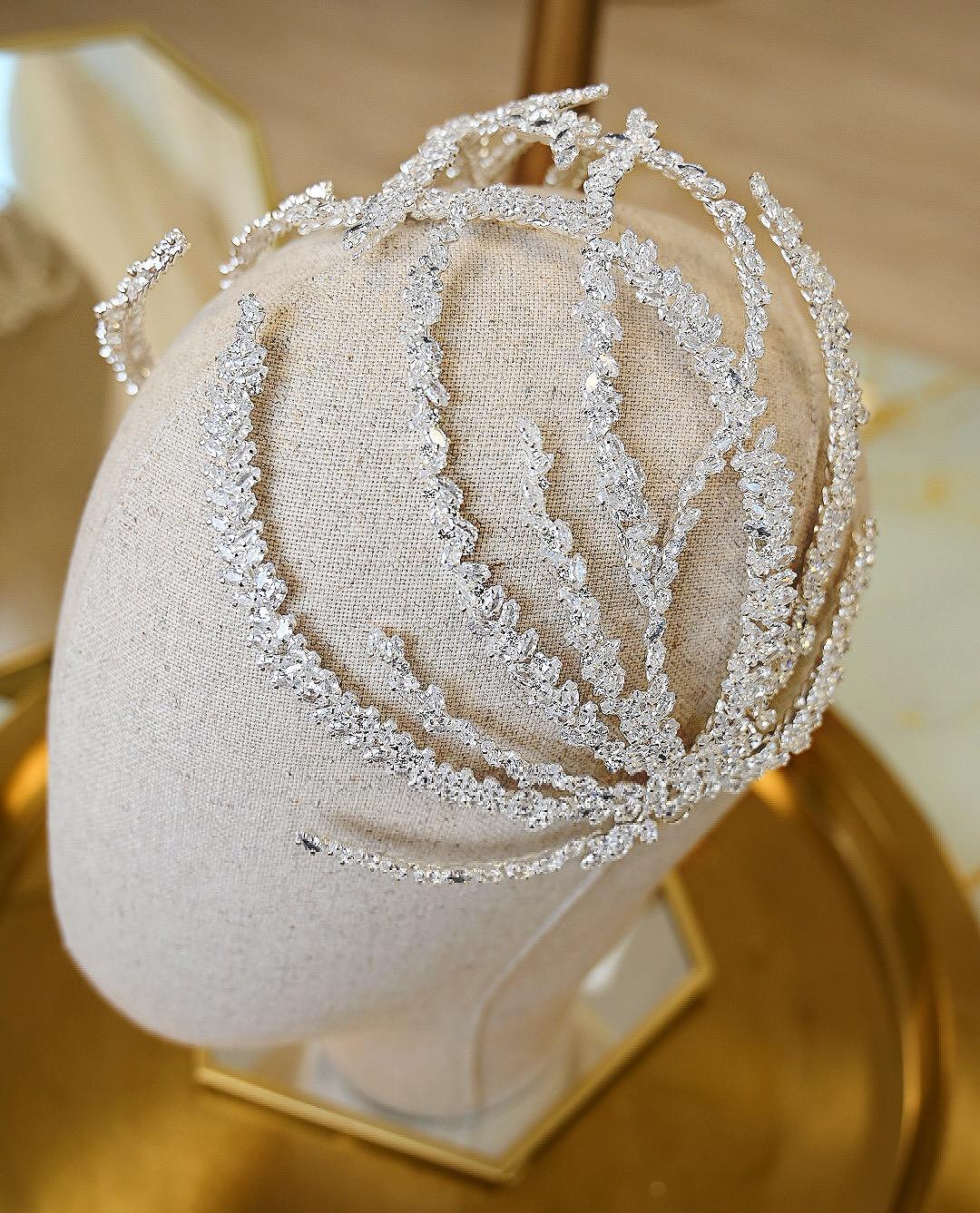 Hair Accessory with Zirconium Crystals